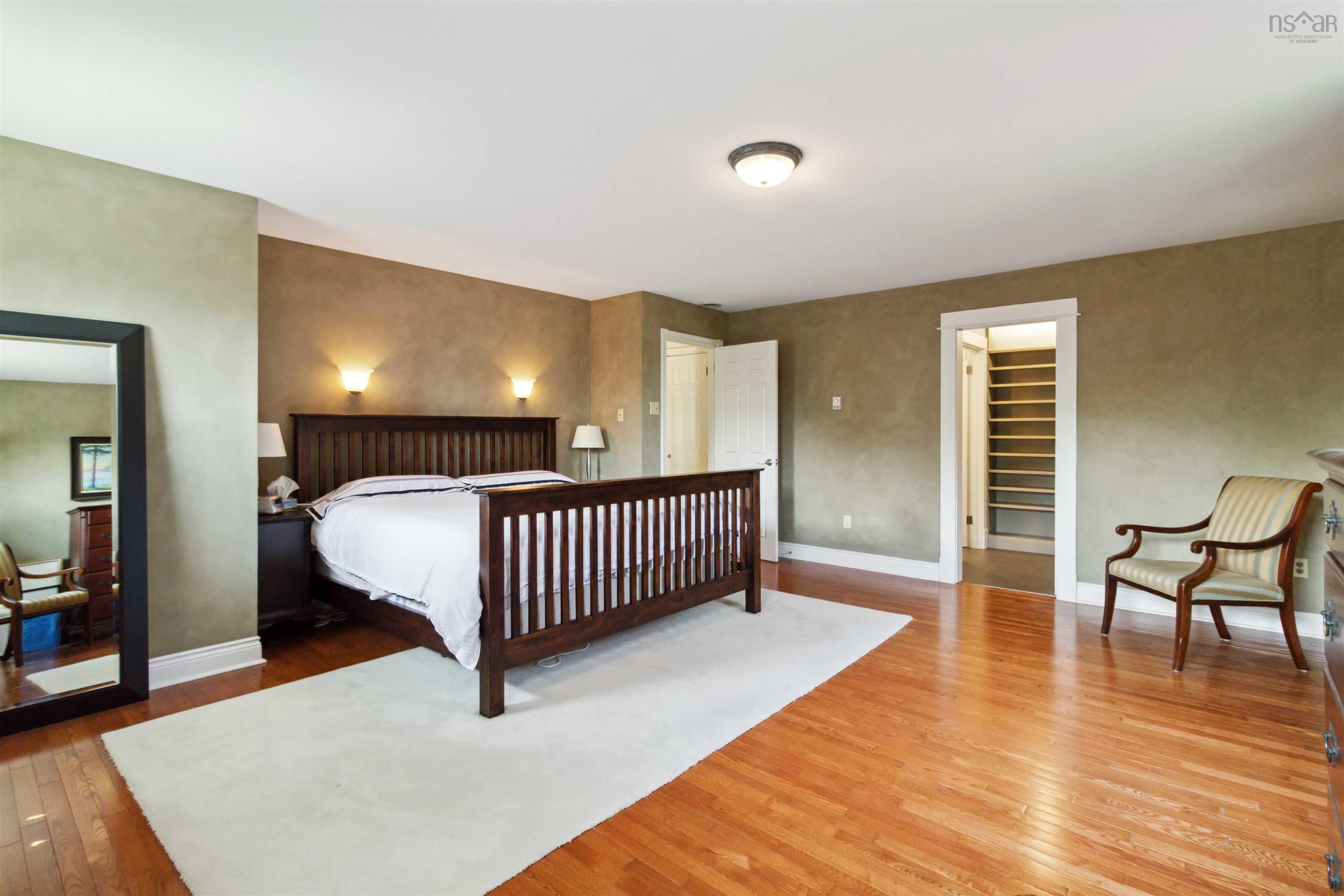 $925,000.00: 8 Litchfield Crescent, Halifax