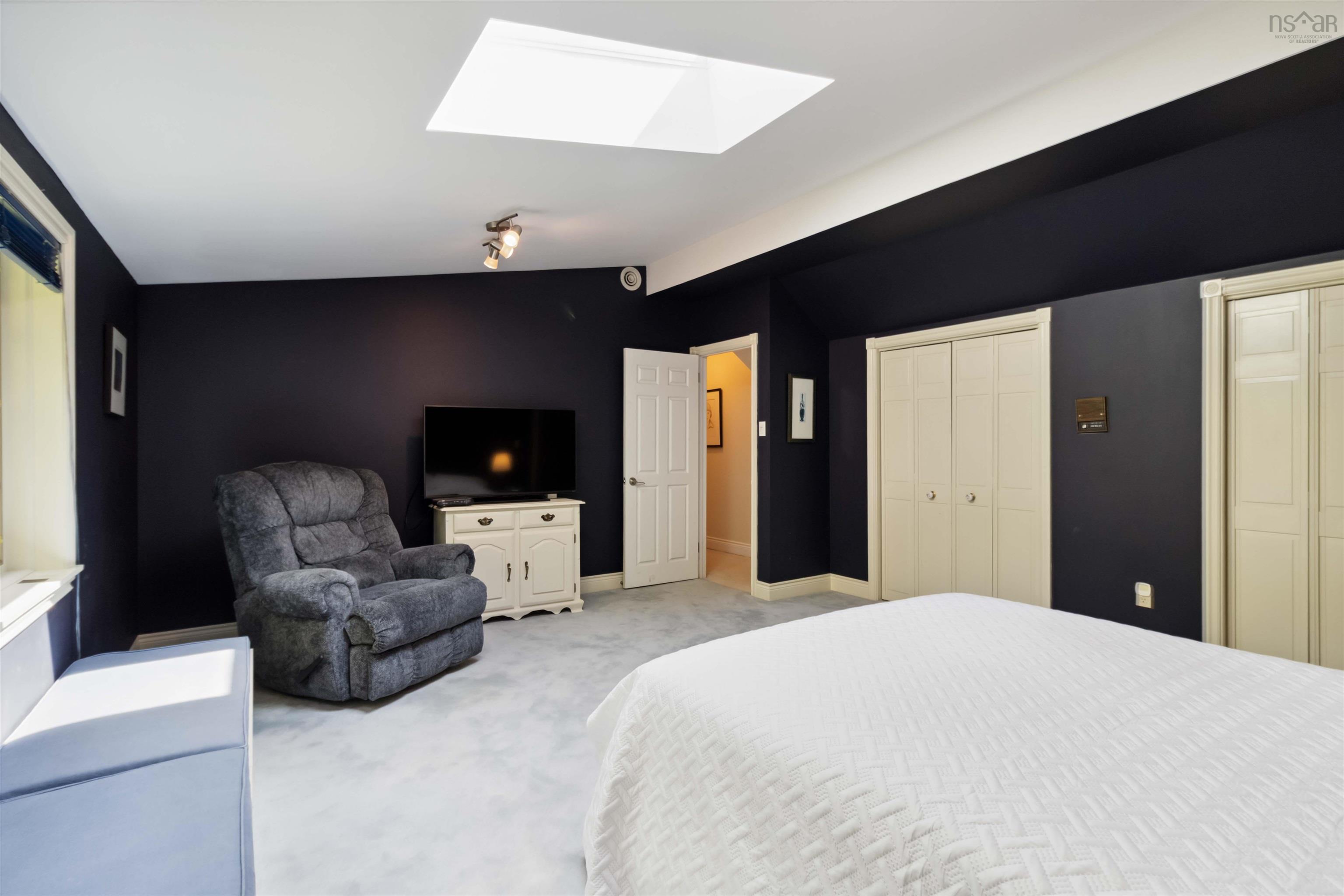 $925,000.00: 8 Litchfield Crescent, Halifax