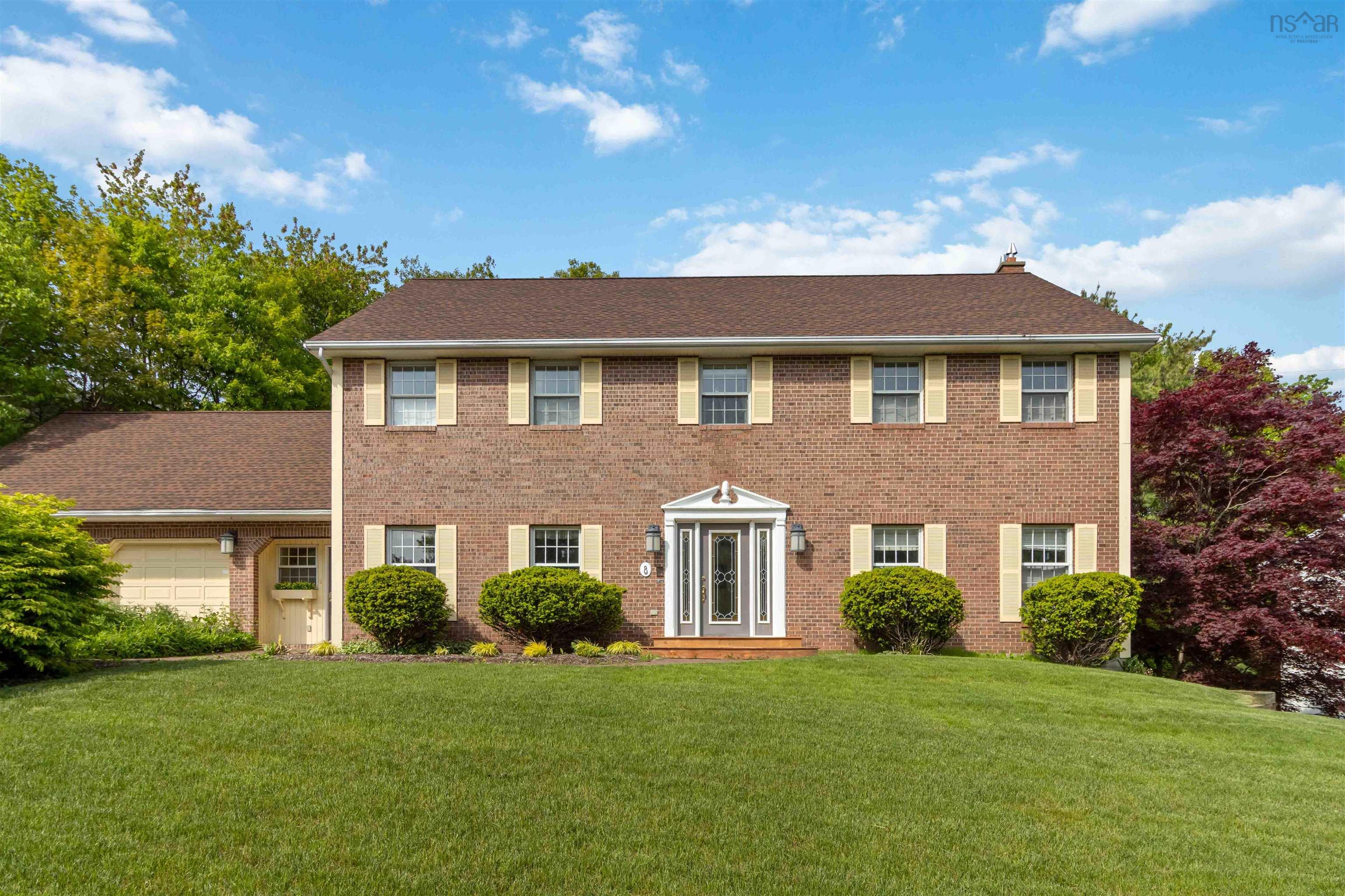 $925,000.00: 8 Litchfield Crescent, Halifax