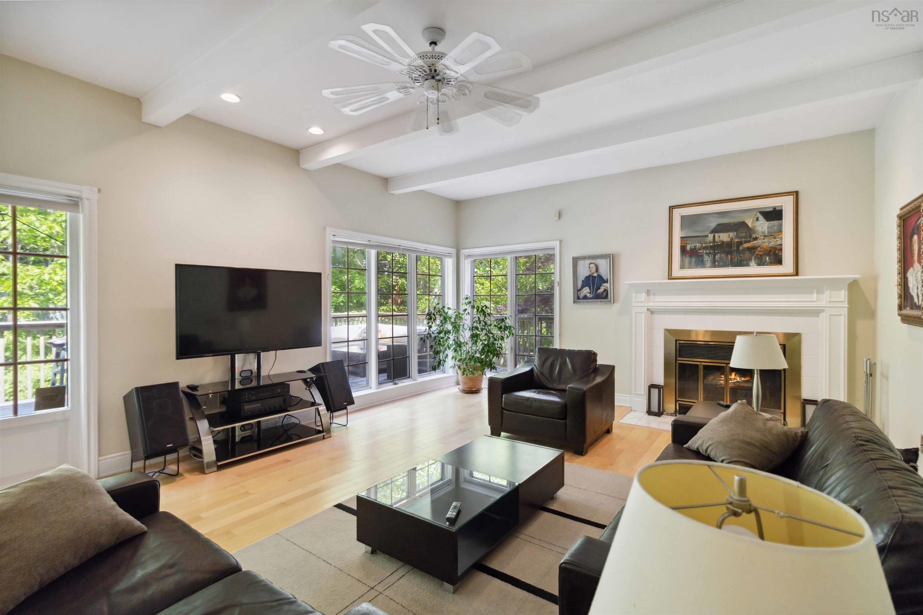 $925,000.00: 8 Litchfield Crescent, Halifax