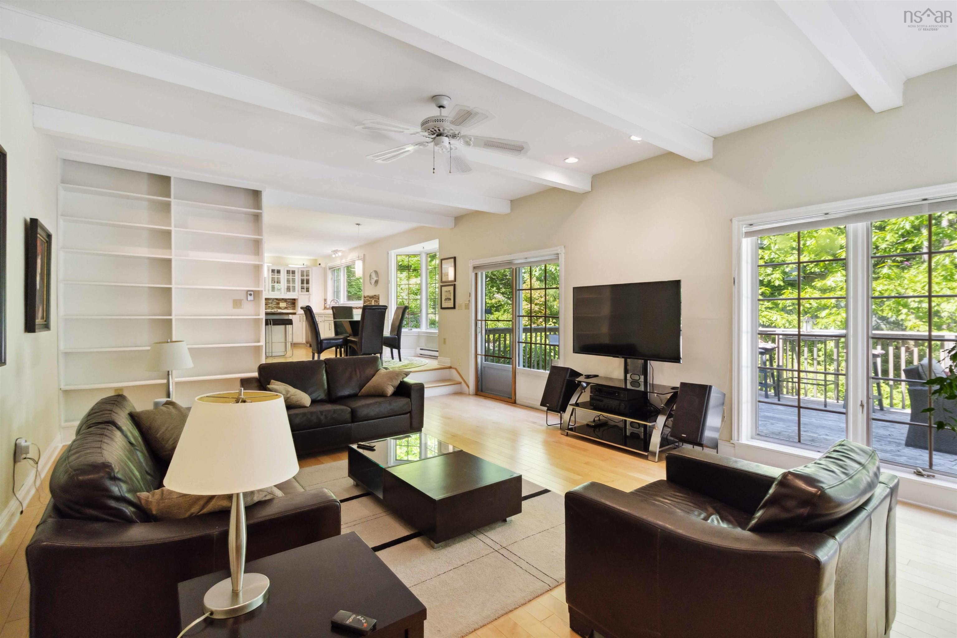 $925,000.00: 8 Litchfield Crescent, Halifax