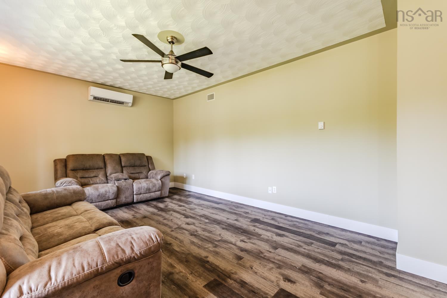 $405,000.00: 21 Delaney Drive, Valley