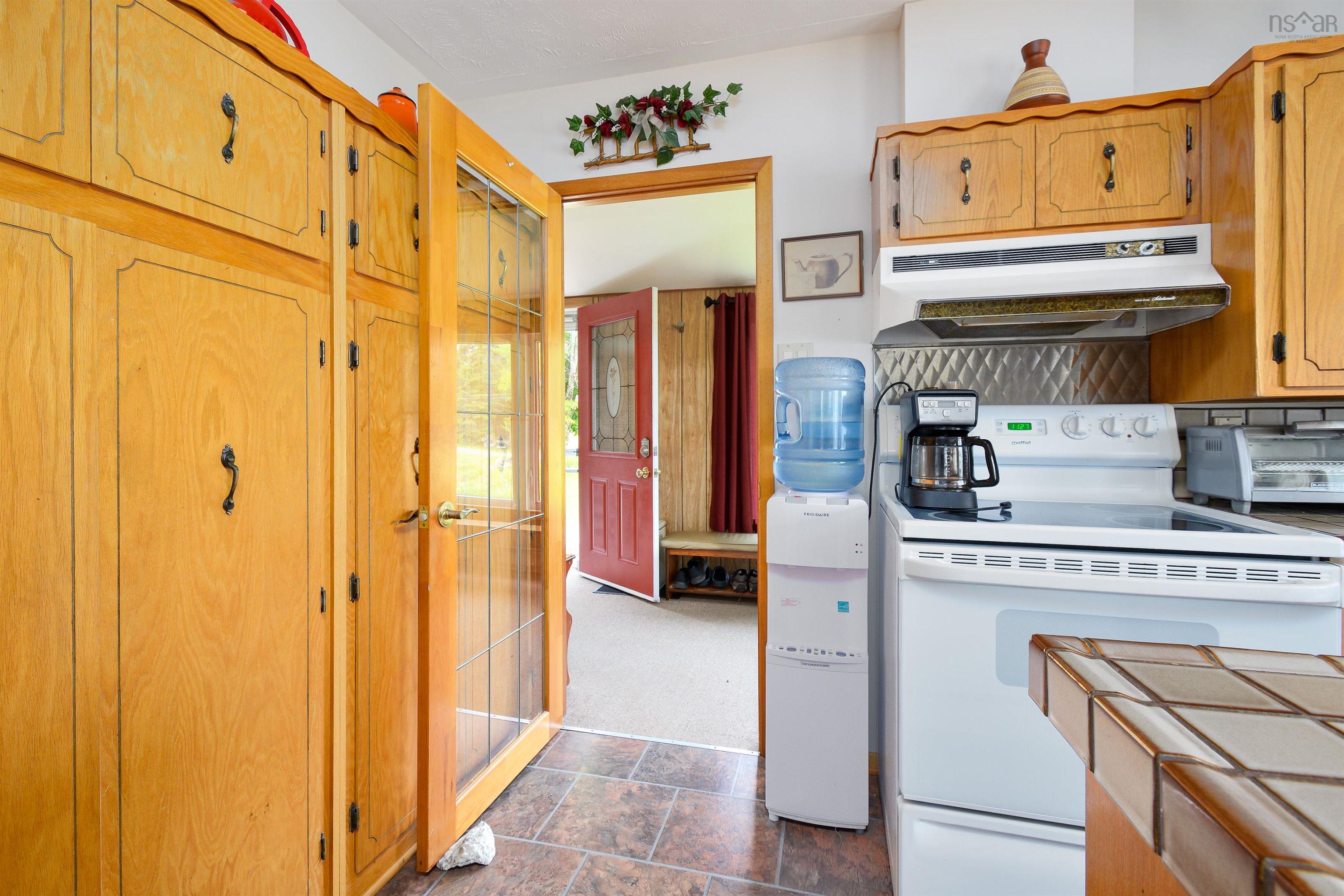 $589,900.00: 100 BARRINGTON LANE, North Side East Bay