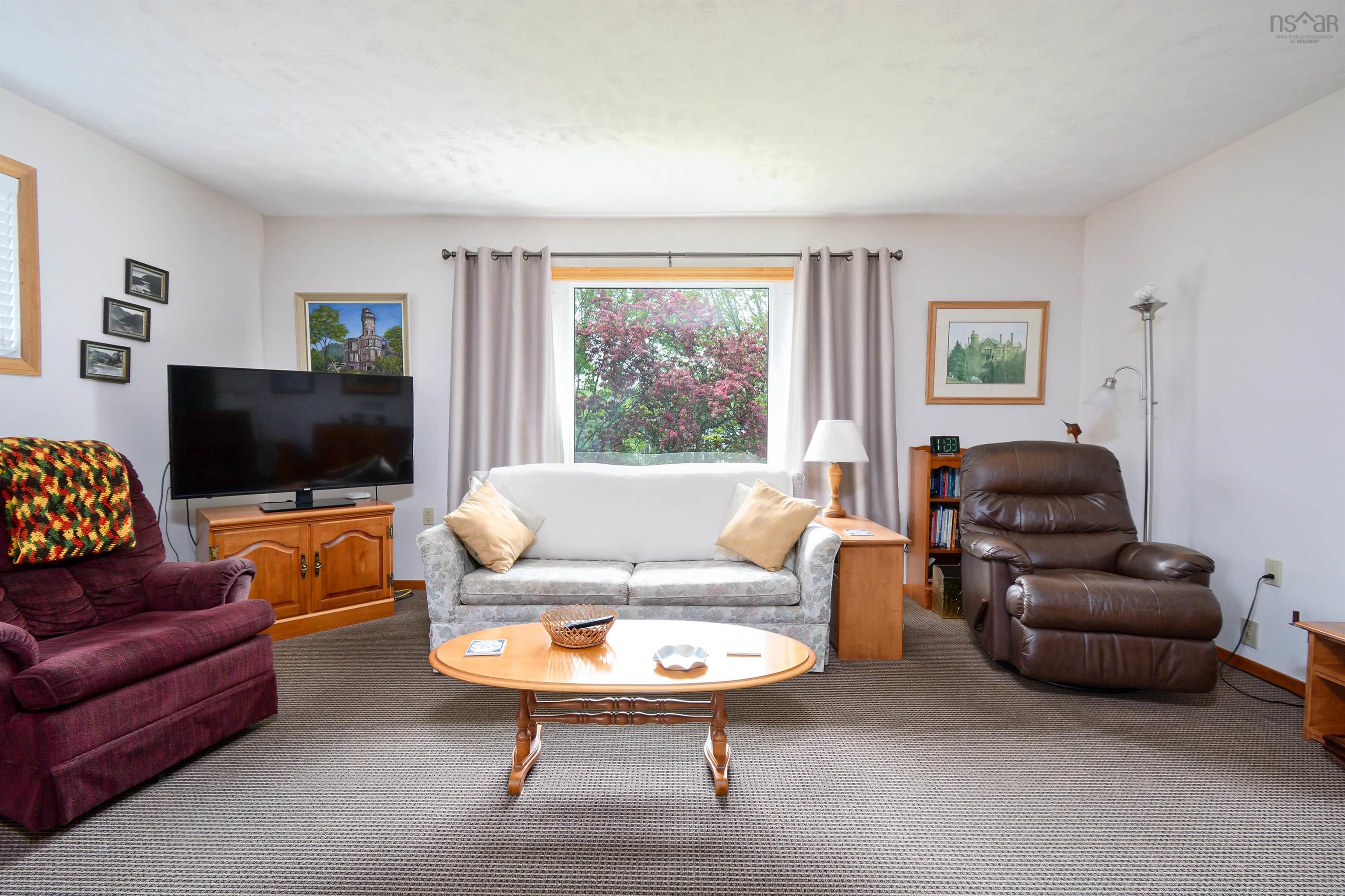 $589,900.00: 100 BARRINGTON LANE, North Side East Bay