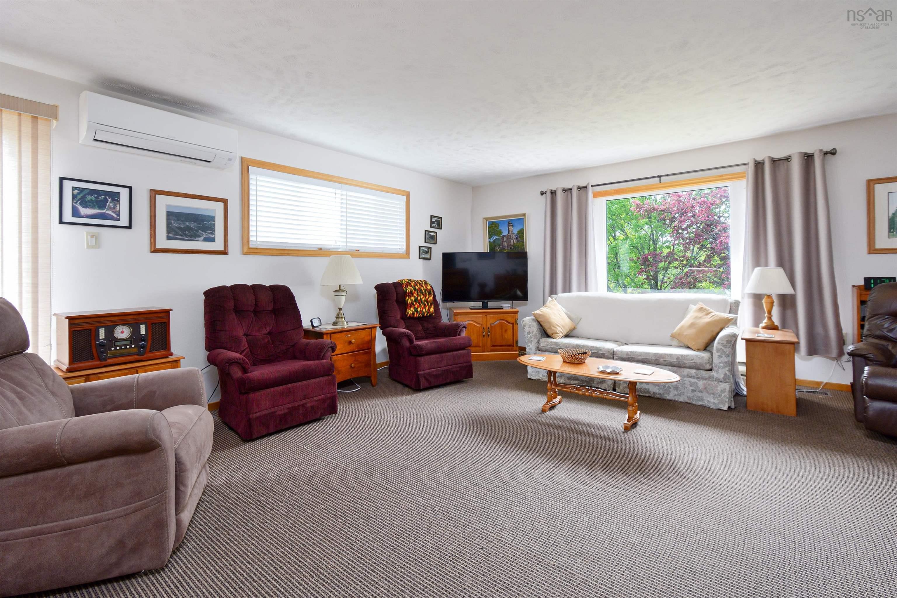 $589,900.00: 100 BARRINGTON LANE, North Side East Bay