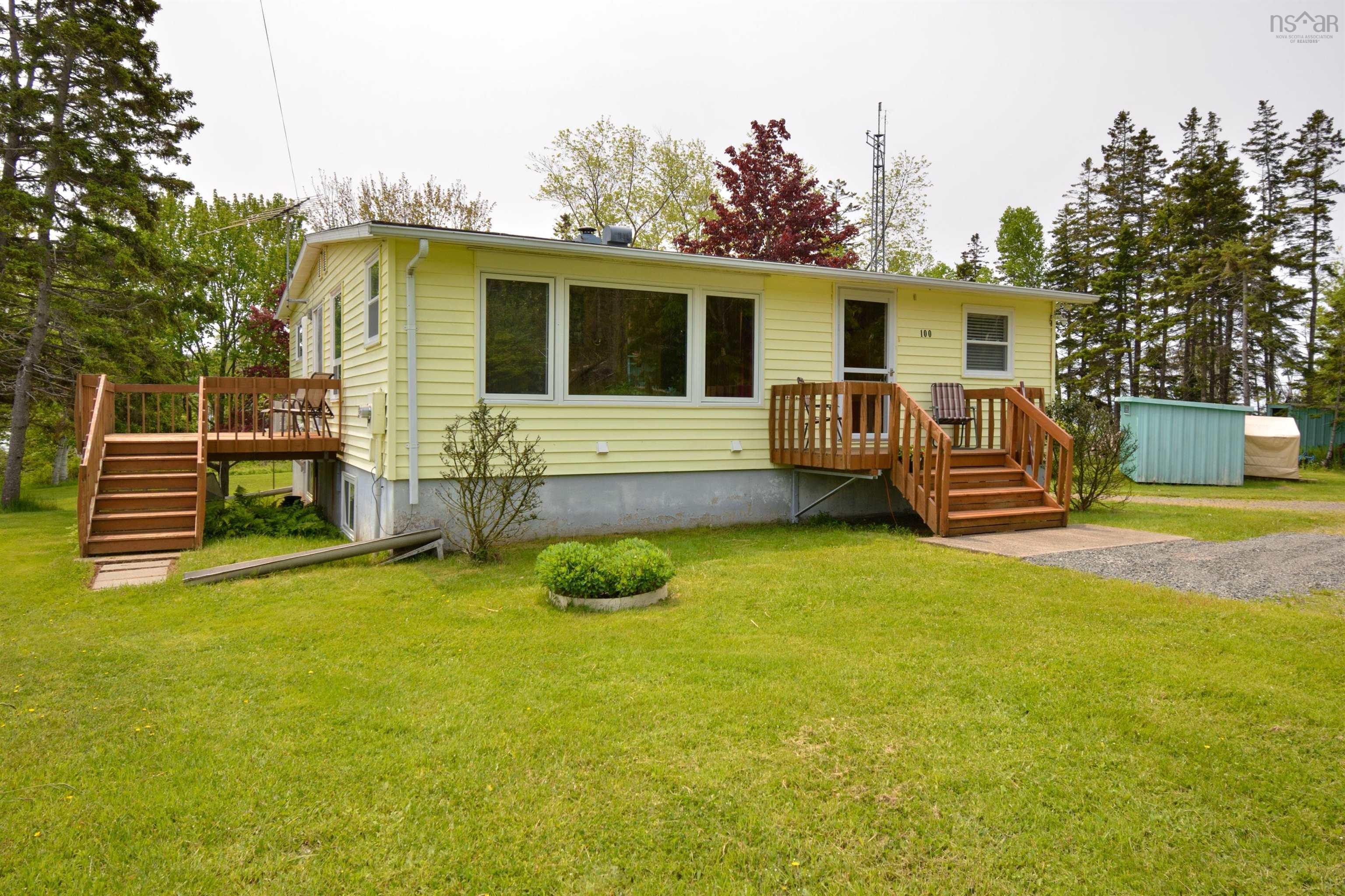 $589,900.00: 100 BARRINGTON LANE, North Side East Bay