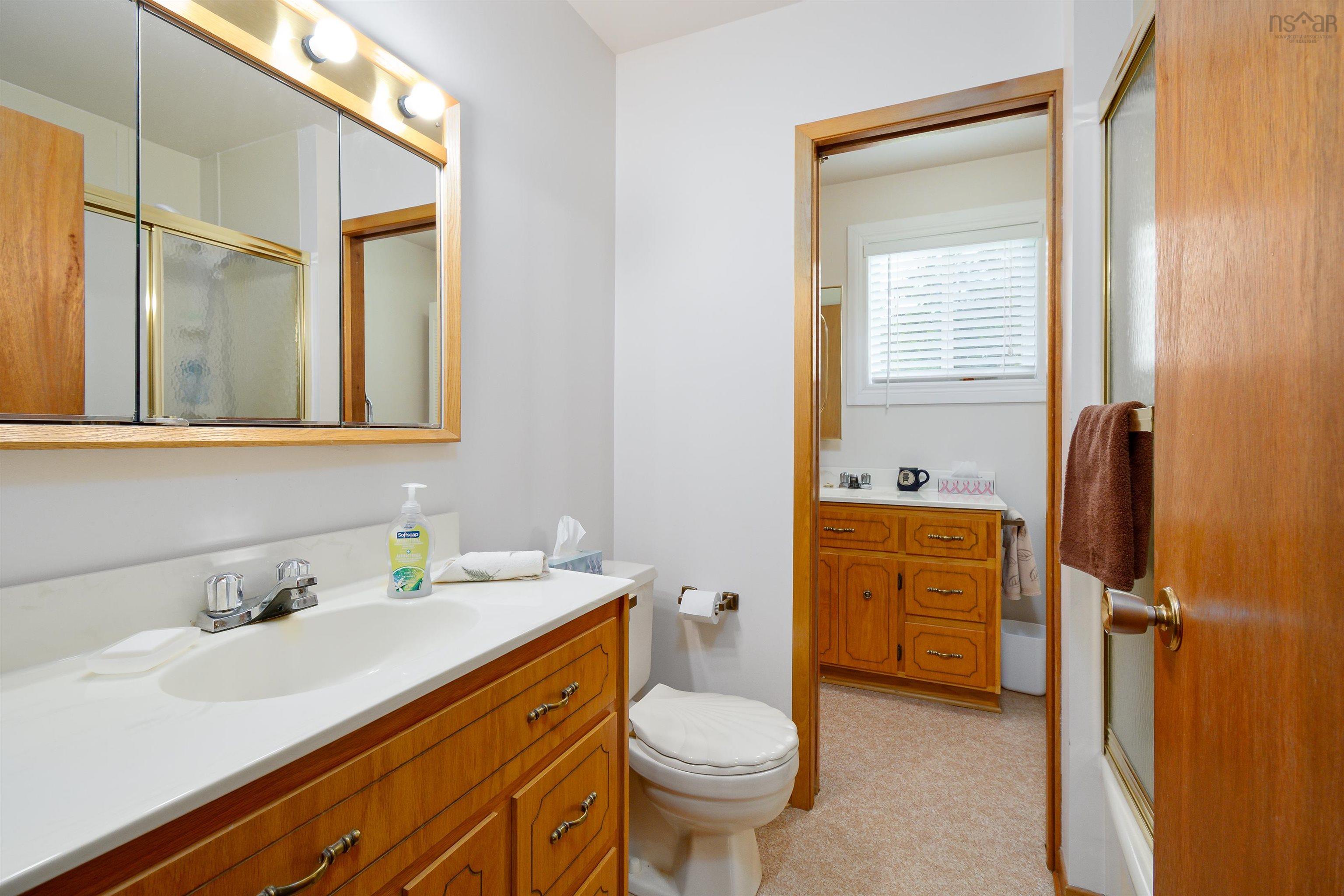 $589,900.00: 100 BARRINGTON LANE, North Side East Bay