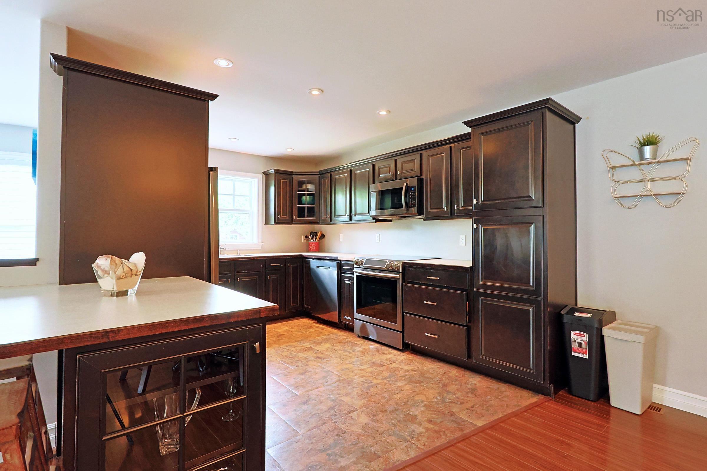 $419,000.00: 10 Spur Street, Mahone Bay