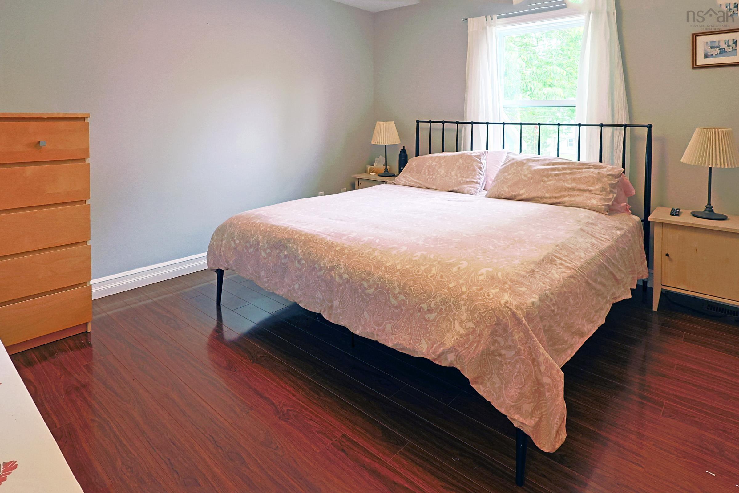 $419,000.00: 10 Spur Street, Mahone Bay