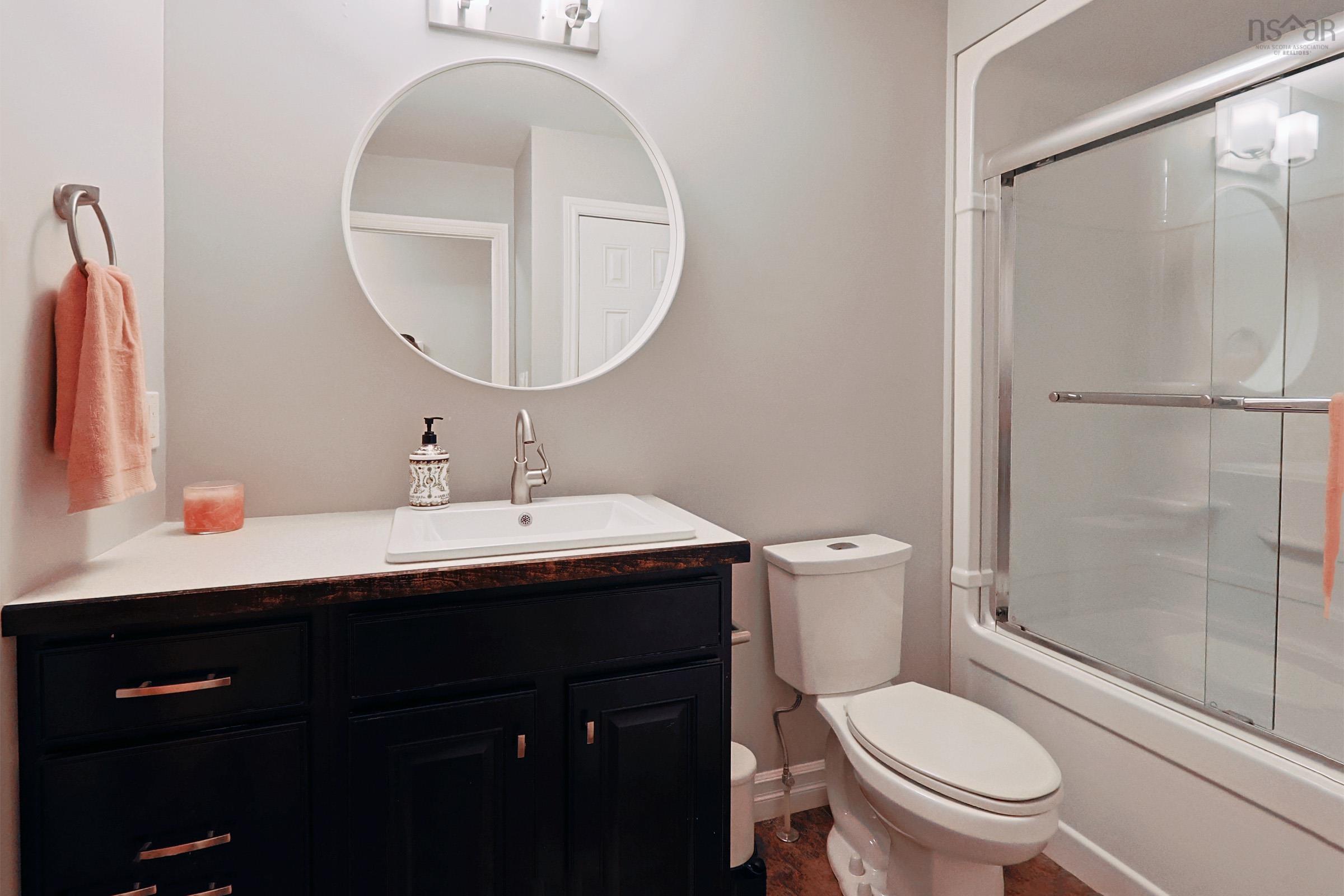 $419,000.00: 10 Spur Street, Mahone Bay