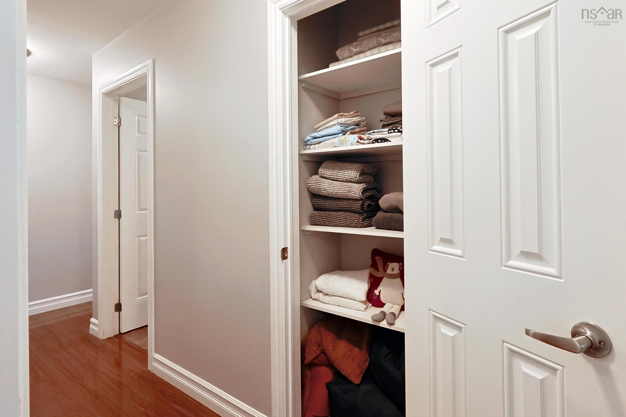 $419,000.00: 10 Spur Street, Mahone Bay