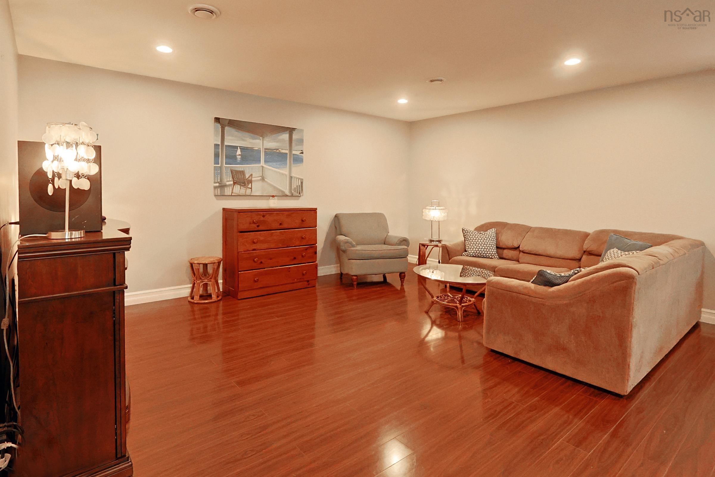 $419,000.00: 10 Spur Street, Mahone Bay