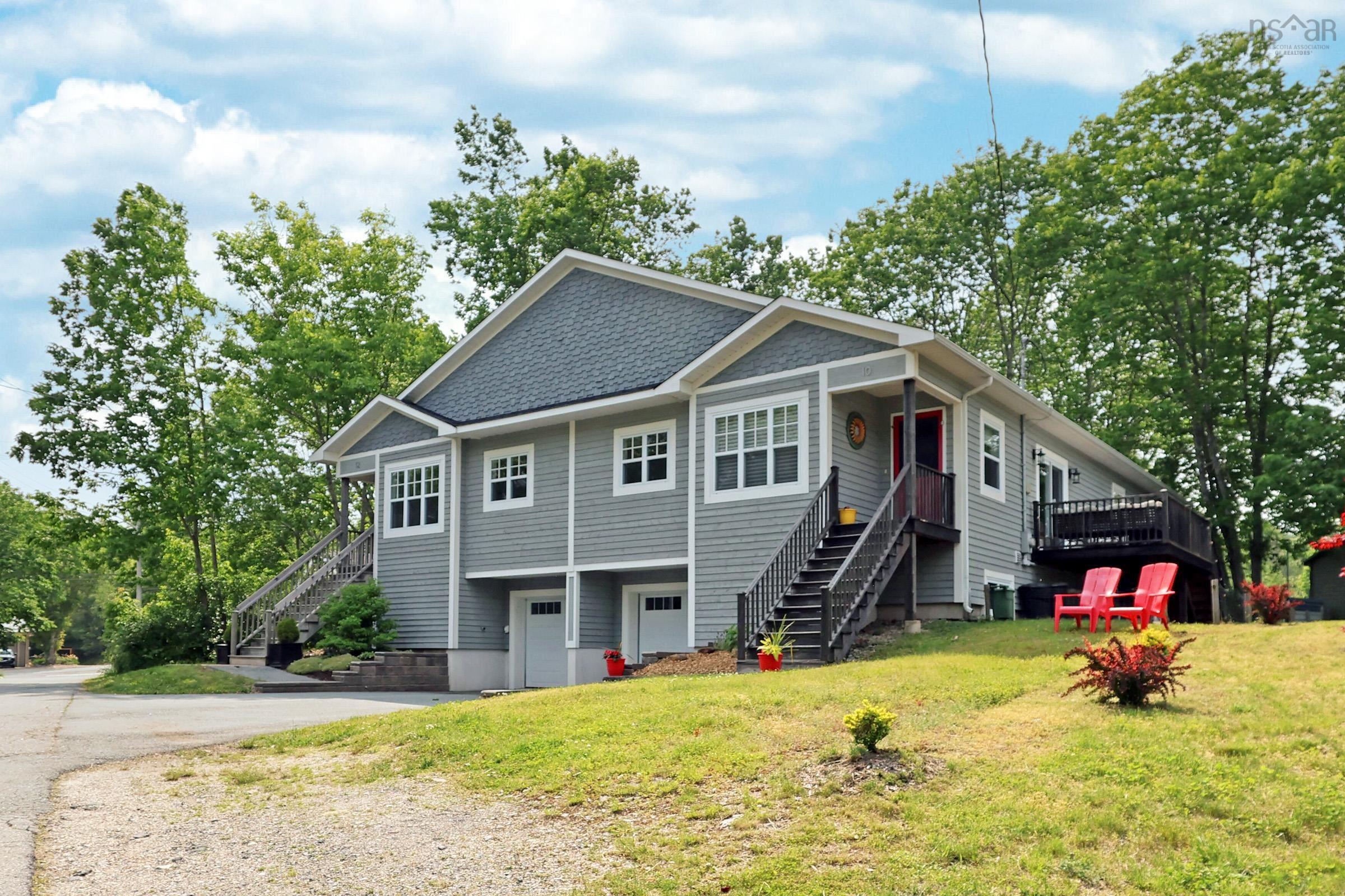 $419,000.00: 10 Spur Street, Mahone Bay