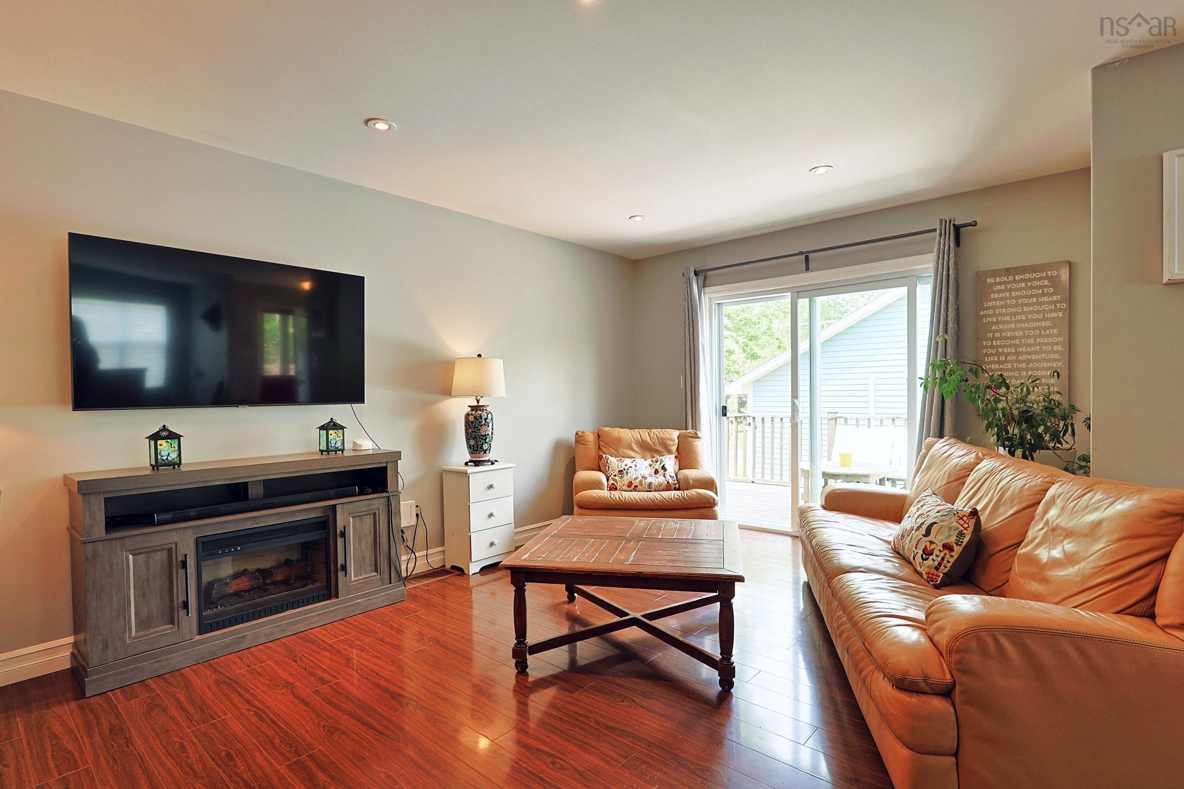 $419,000.00: 10 Spur Street, Mahone Bay