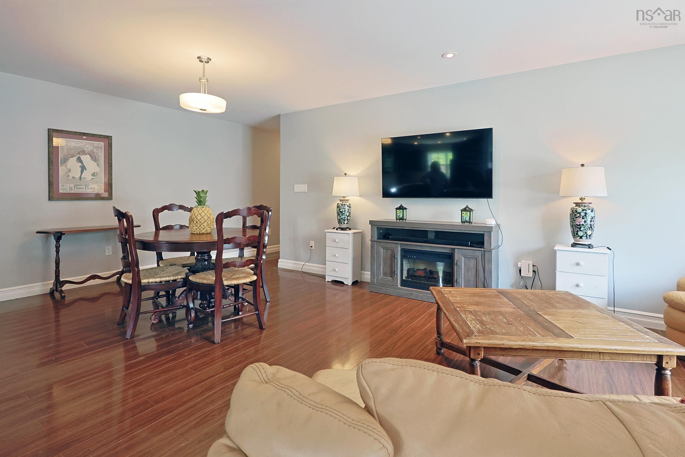 $419,000.00: 10 Spur Street, Mahone Bay