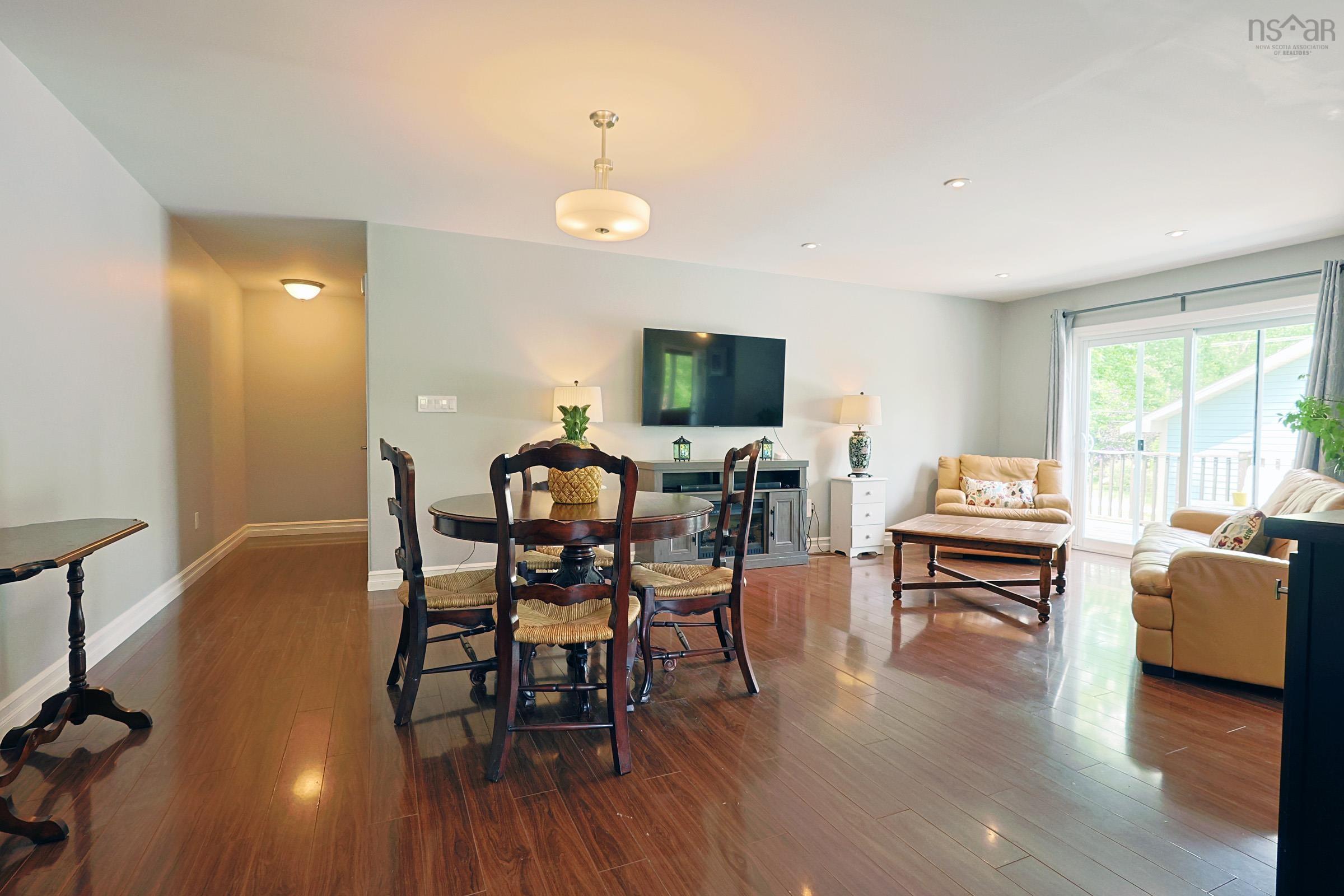 $419,000.00: 10 Spur Street, Mahone Bay