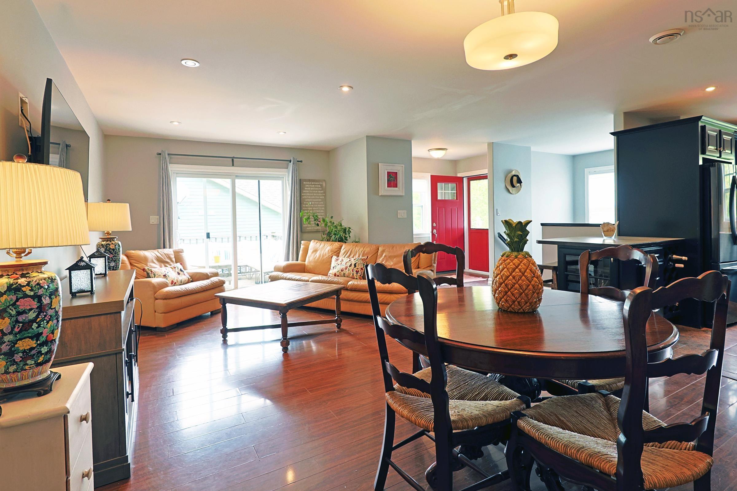 $419,000.00: 10 Spur Street, Mahone Bay