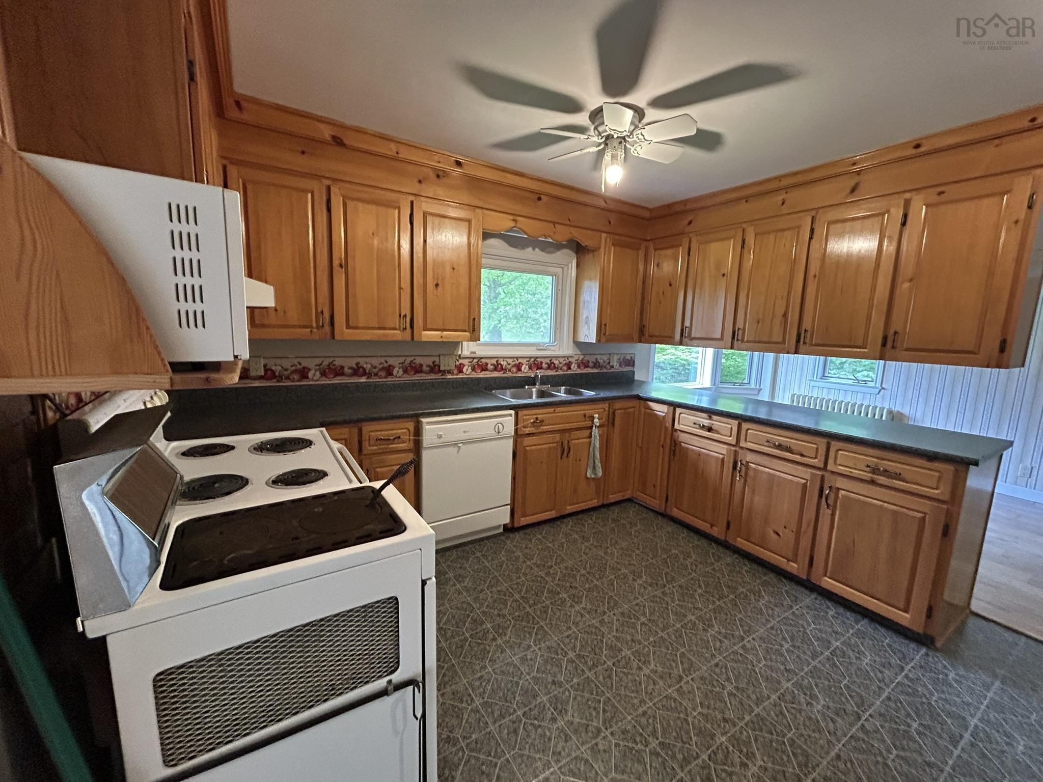 $449,000.00: 165 Avon Street, Hants Border