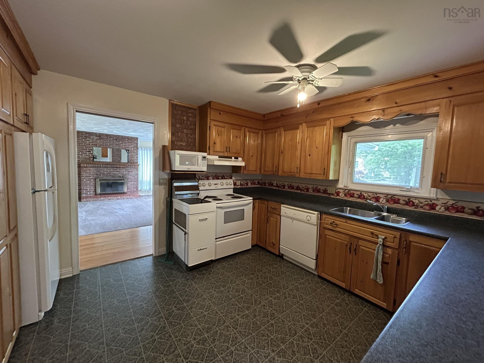 $449,000.00: 165 Avon Street, Hants Border