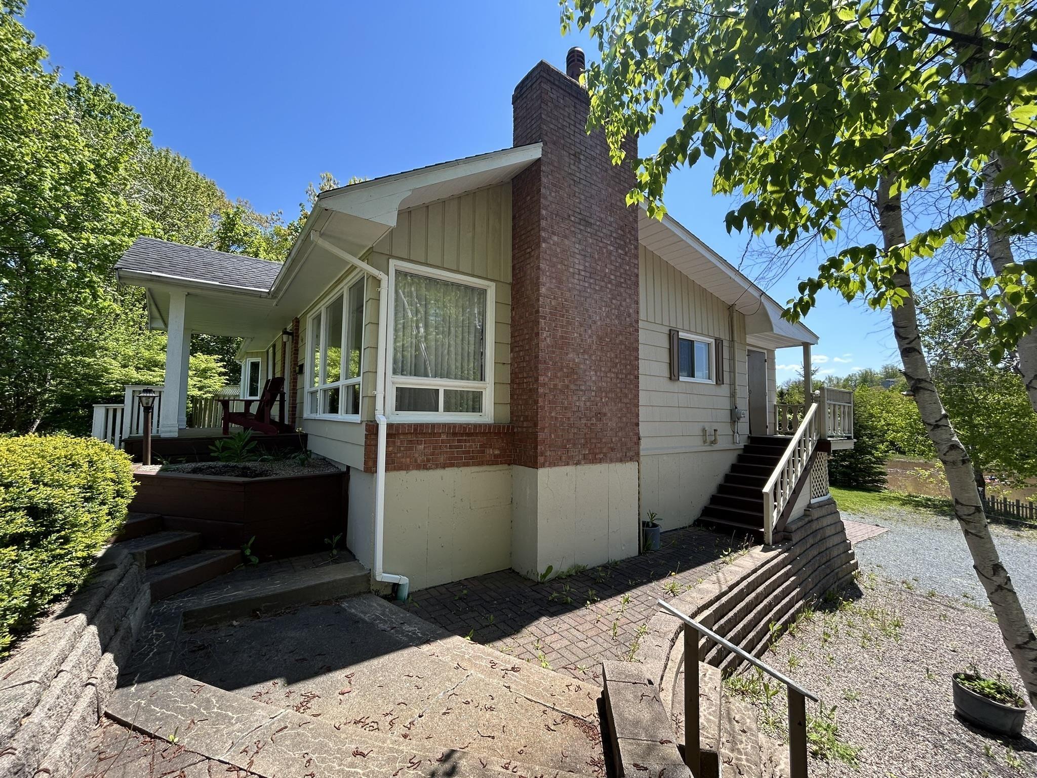 $449,000.00: 165 Avon Street, Hants Border