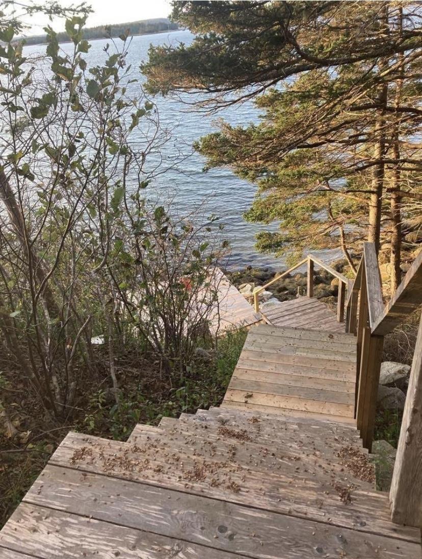 $549,900.00: 11635 Peggys Cove Road, Seabright