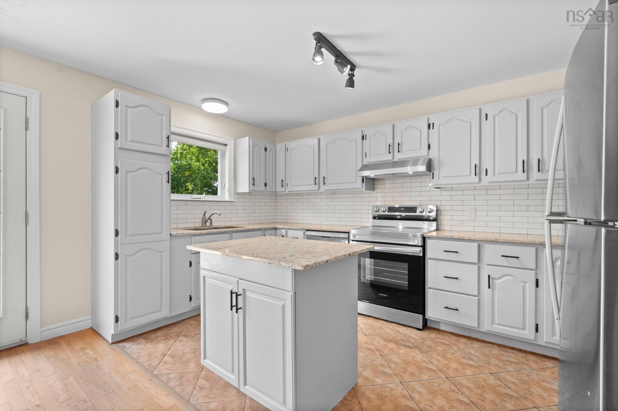 $549,900.00: 216 Caledonia Road, Dartmouth
