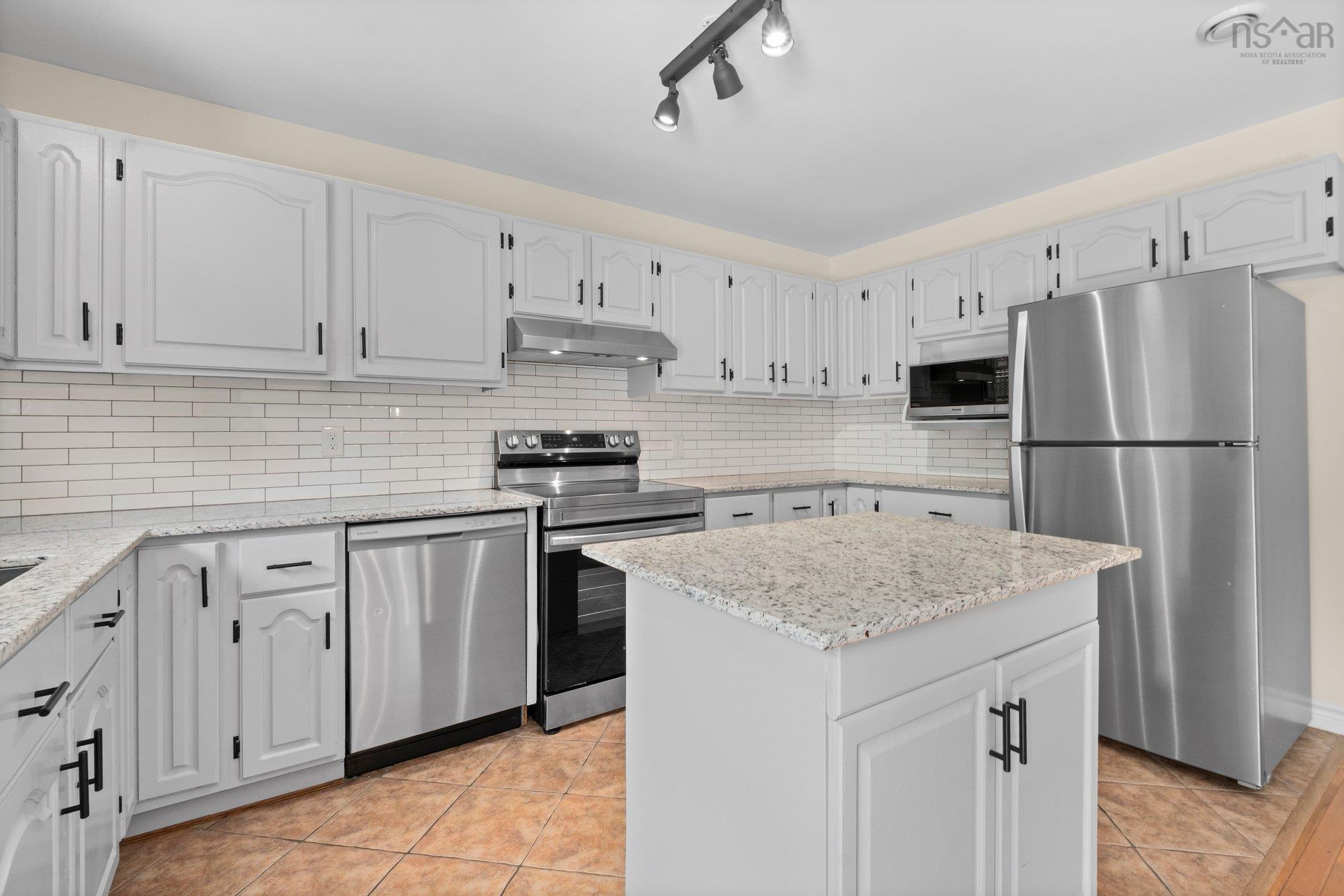 $549,900.00: 216 Caledonia Road, Dartmouth