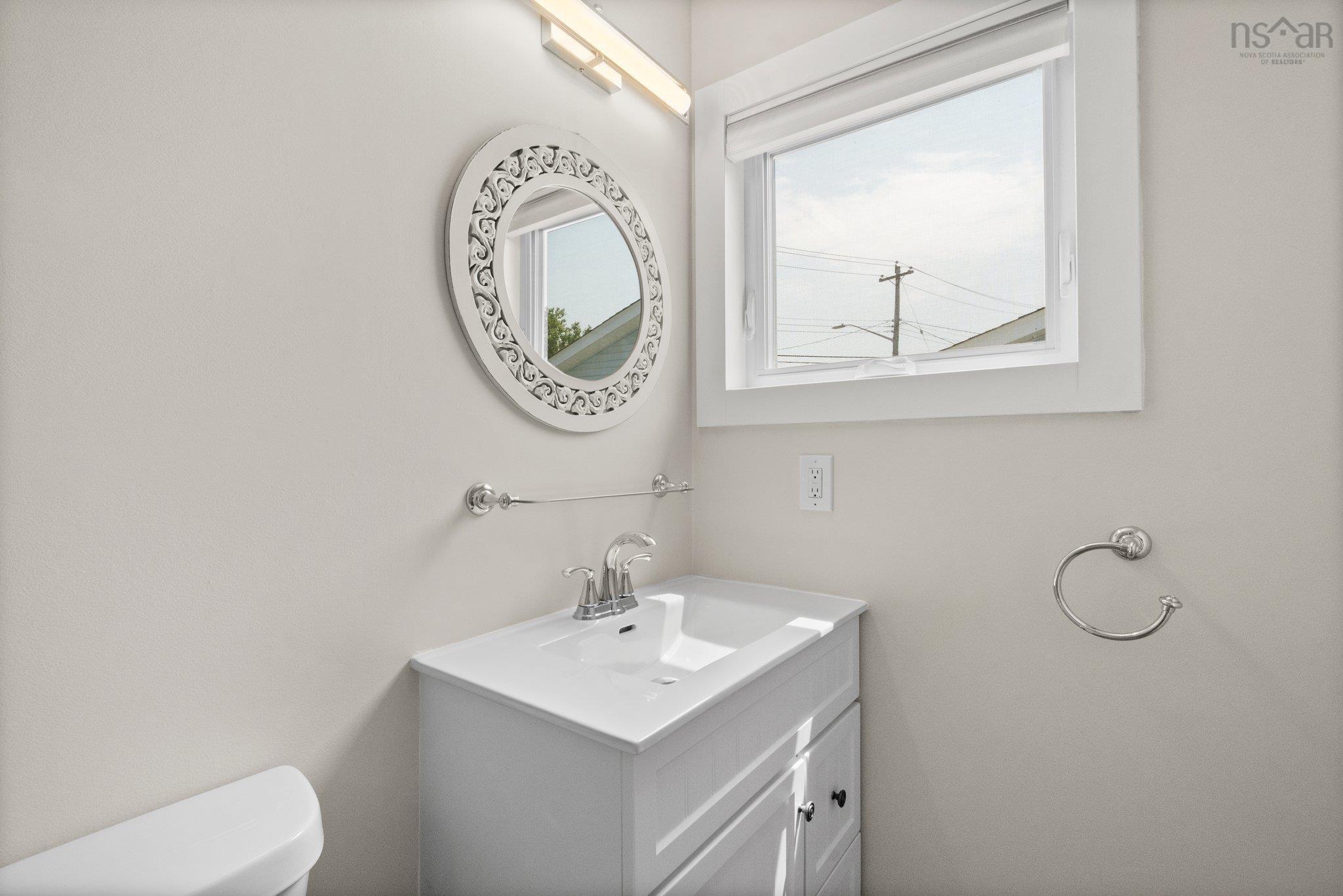 $549,900.00: 216 Caledonia Road, Dartmouth