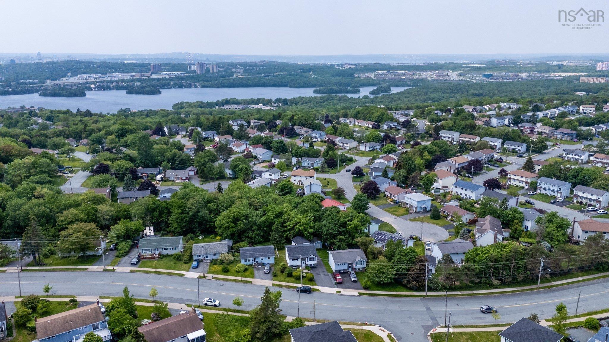 $549,900.00: 216 Caledonia Road, Dartmouth