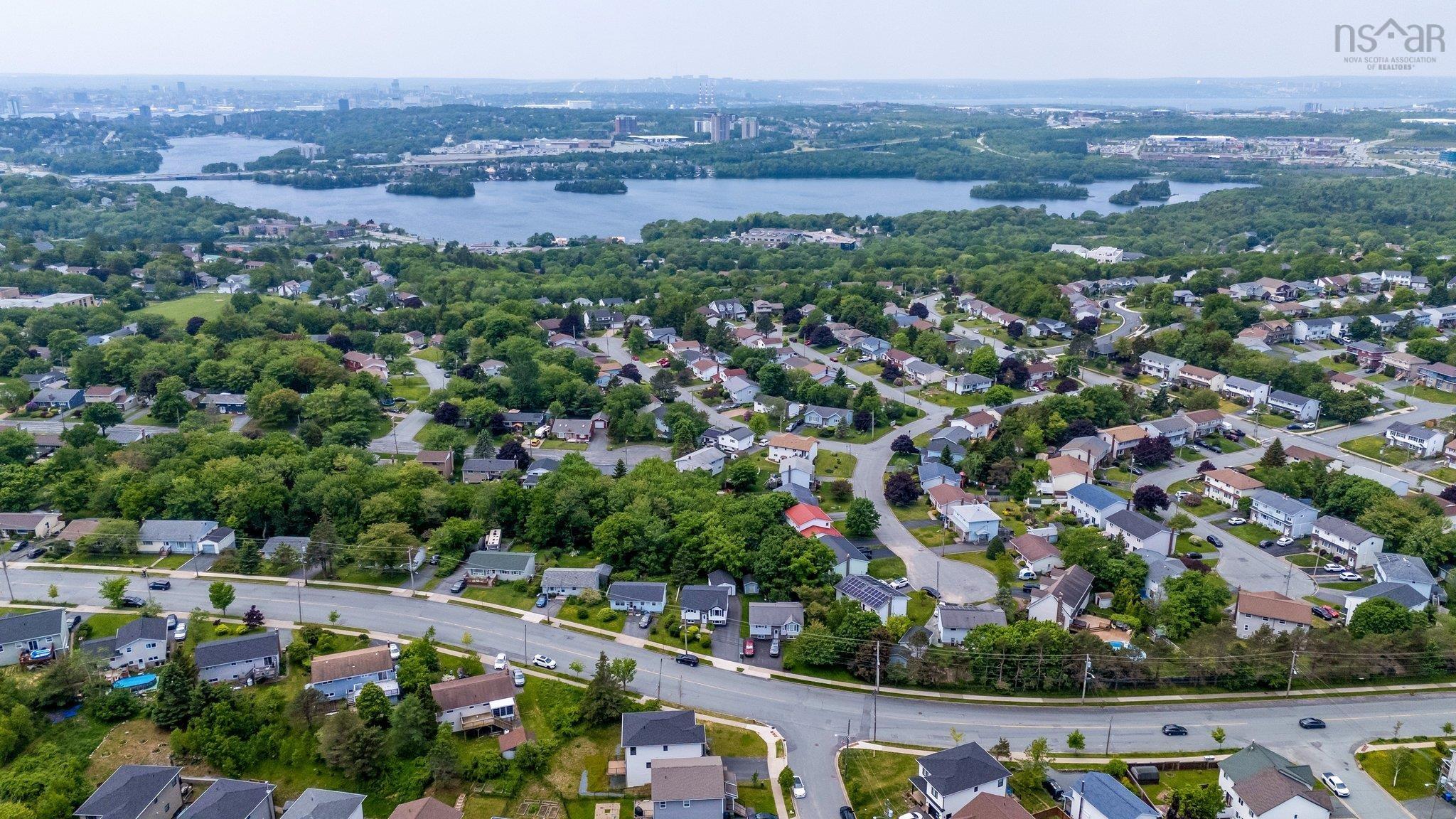 $549,900.00: 216 Caledonia Road, Dartmouth