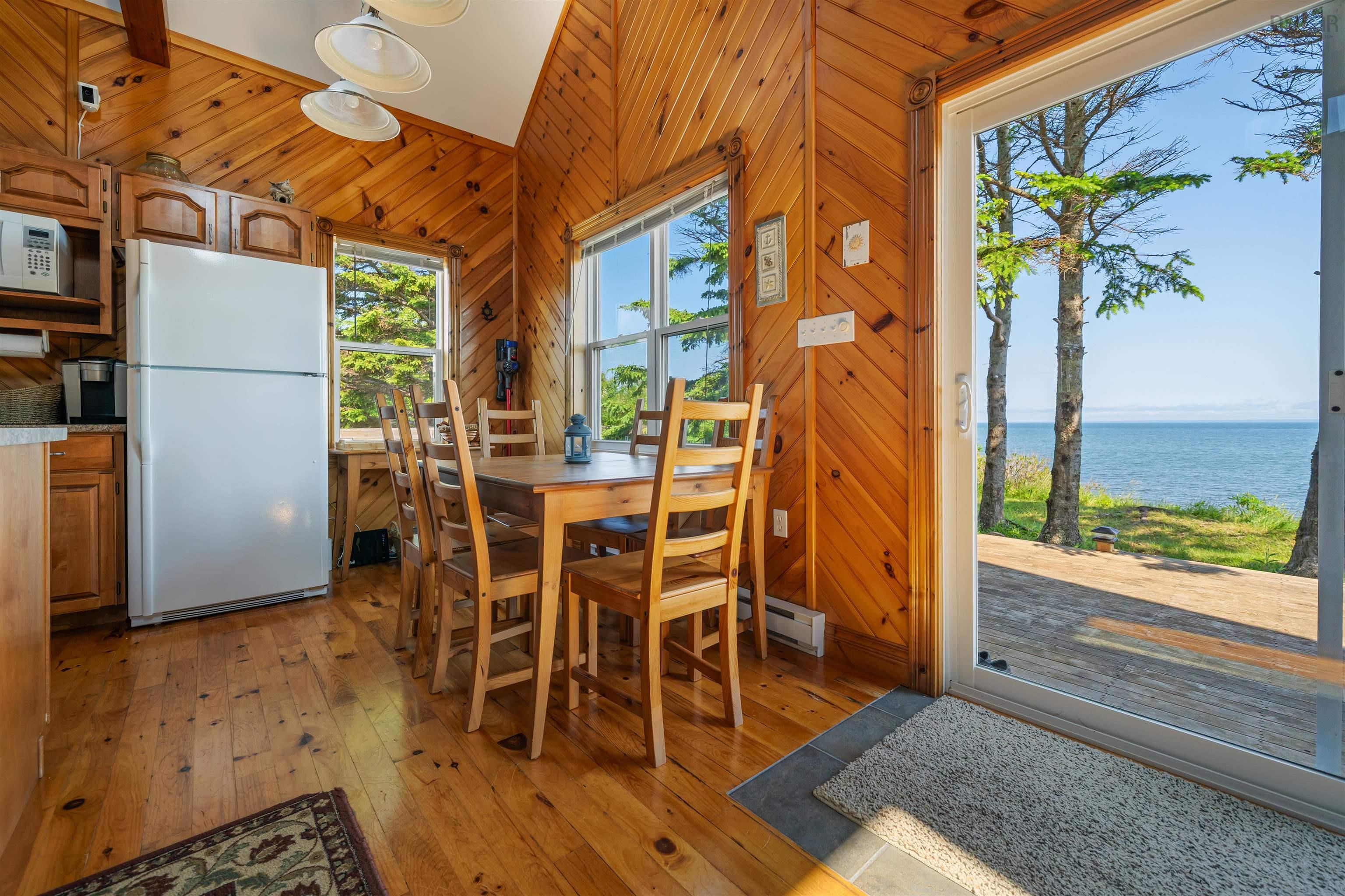 $525,000.00: 523 Caribou Island Road, Caribou Island