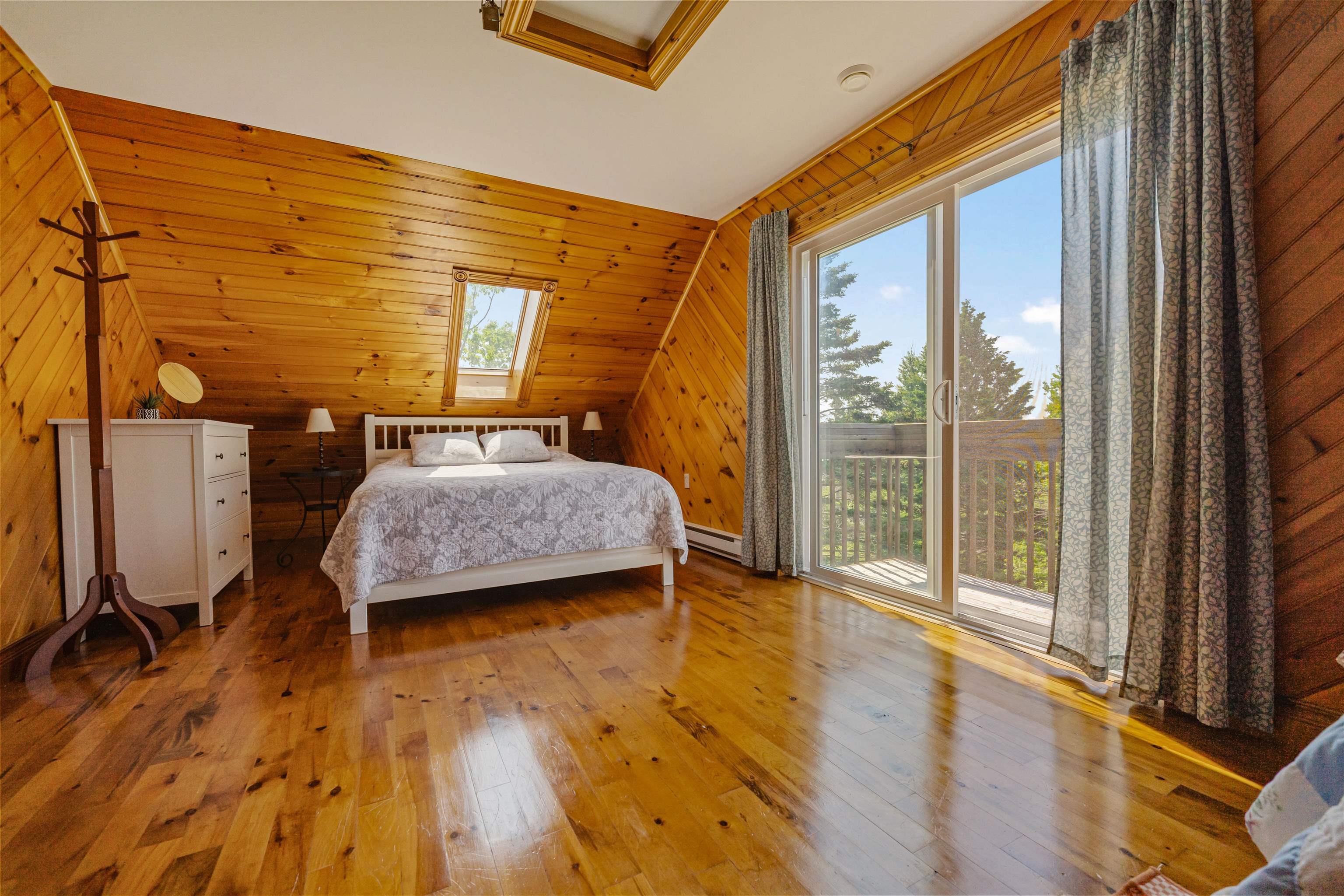 $525,000.00: 523 Caribou Island Road, Caribou Island