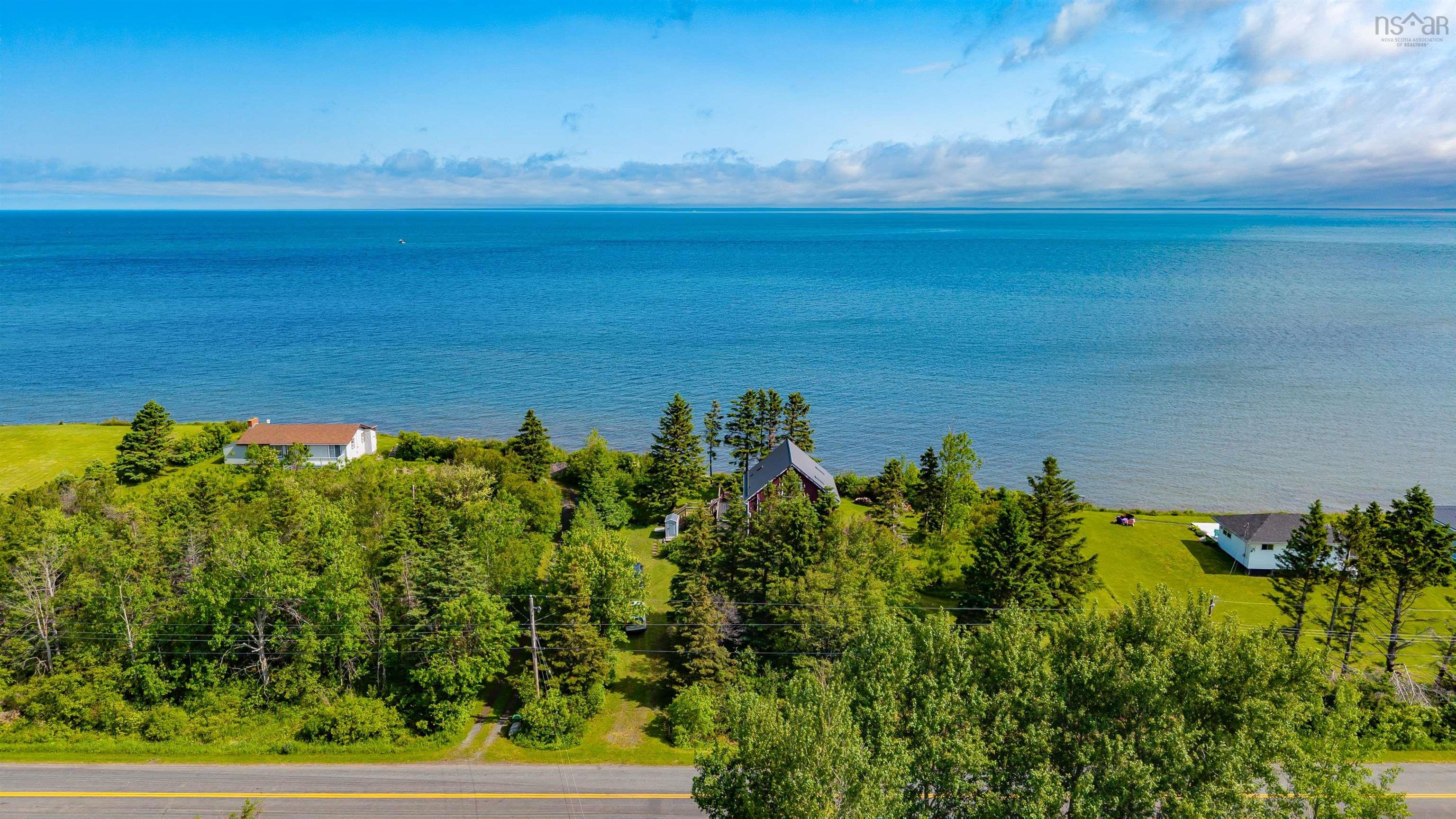 $525,000.00: 523 Caribou Island Road, Caribou Island