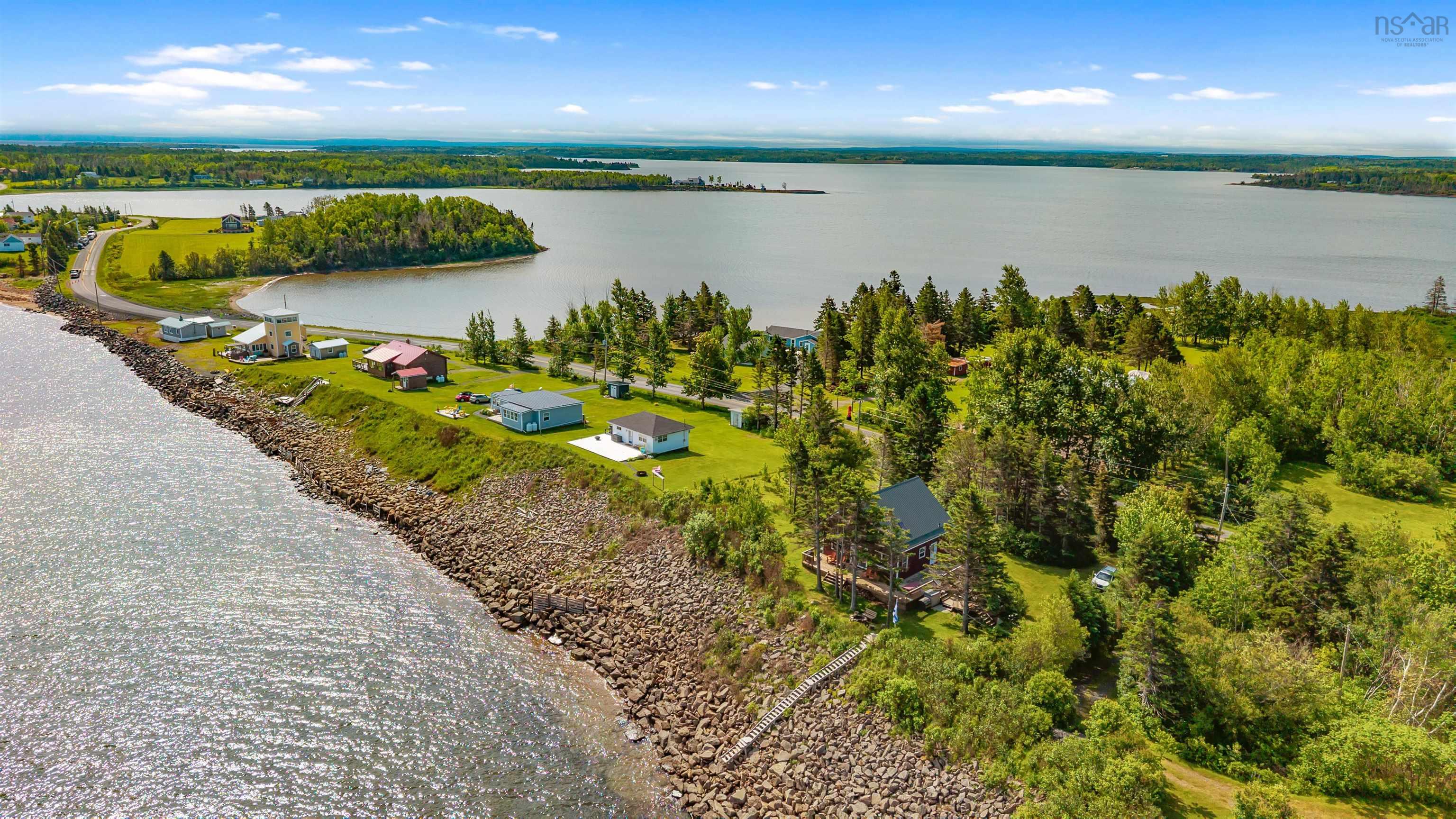 $525,000.00: 523 Caribou Island Road, Caribou Island