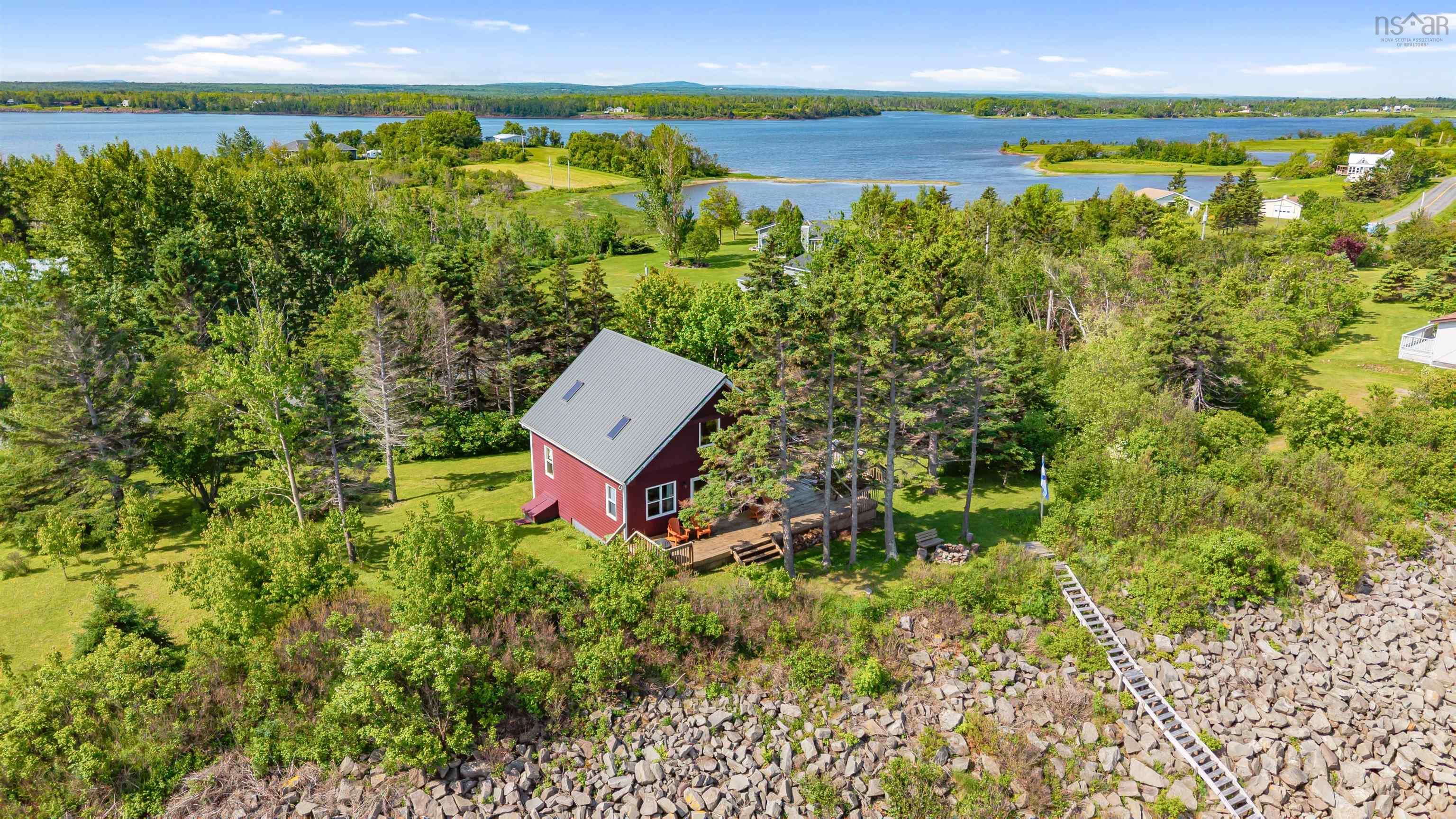 $525,000.00: 523 Caribou Island Road, Caribou Island