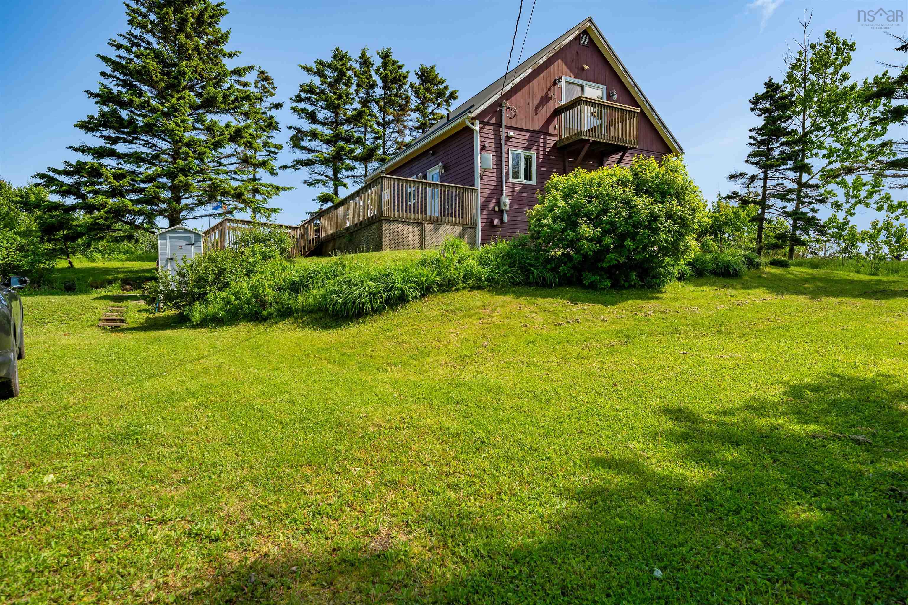 $525,000.00: 523 Caribou Island Road, Caribou Island