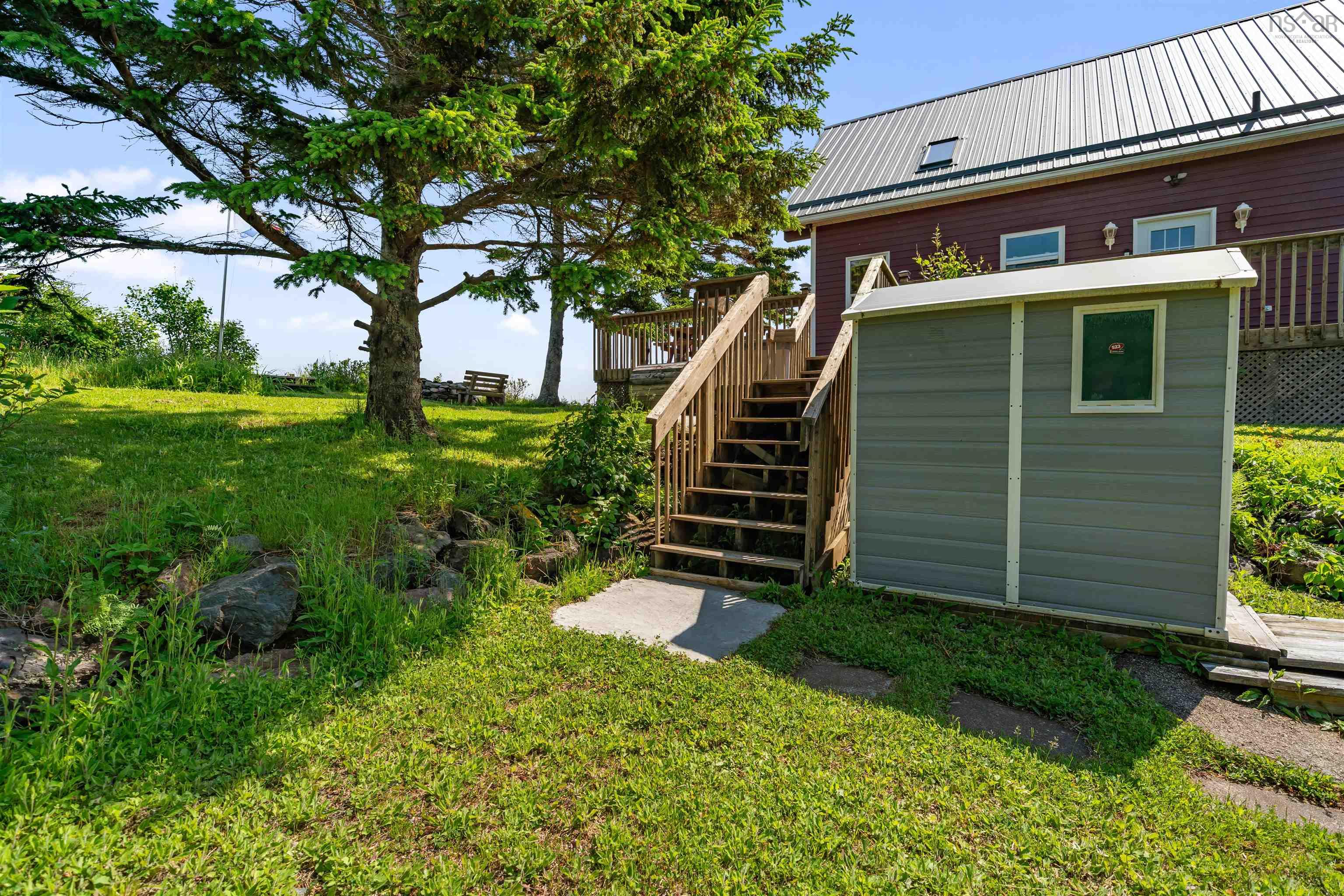 $525,000.00: 523 Caribou Island Road, Caribou Island