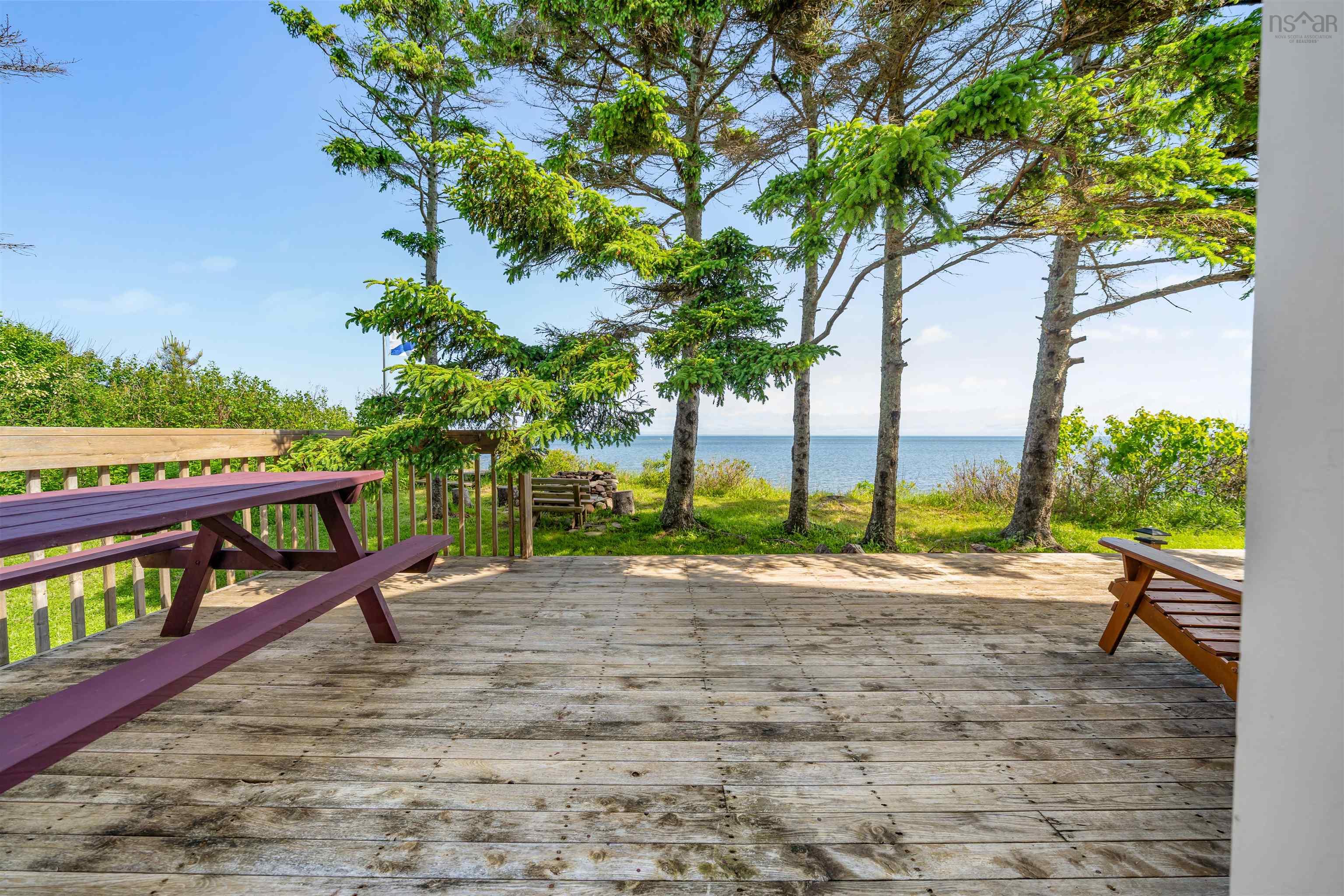 $525,000.00: 523 Caribou Island Road, Caribou Island