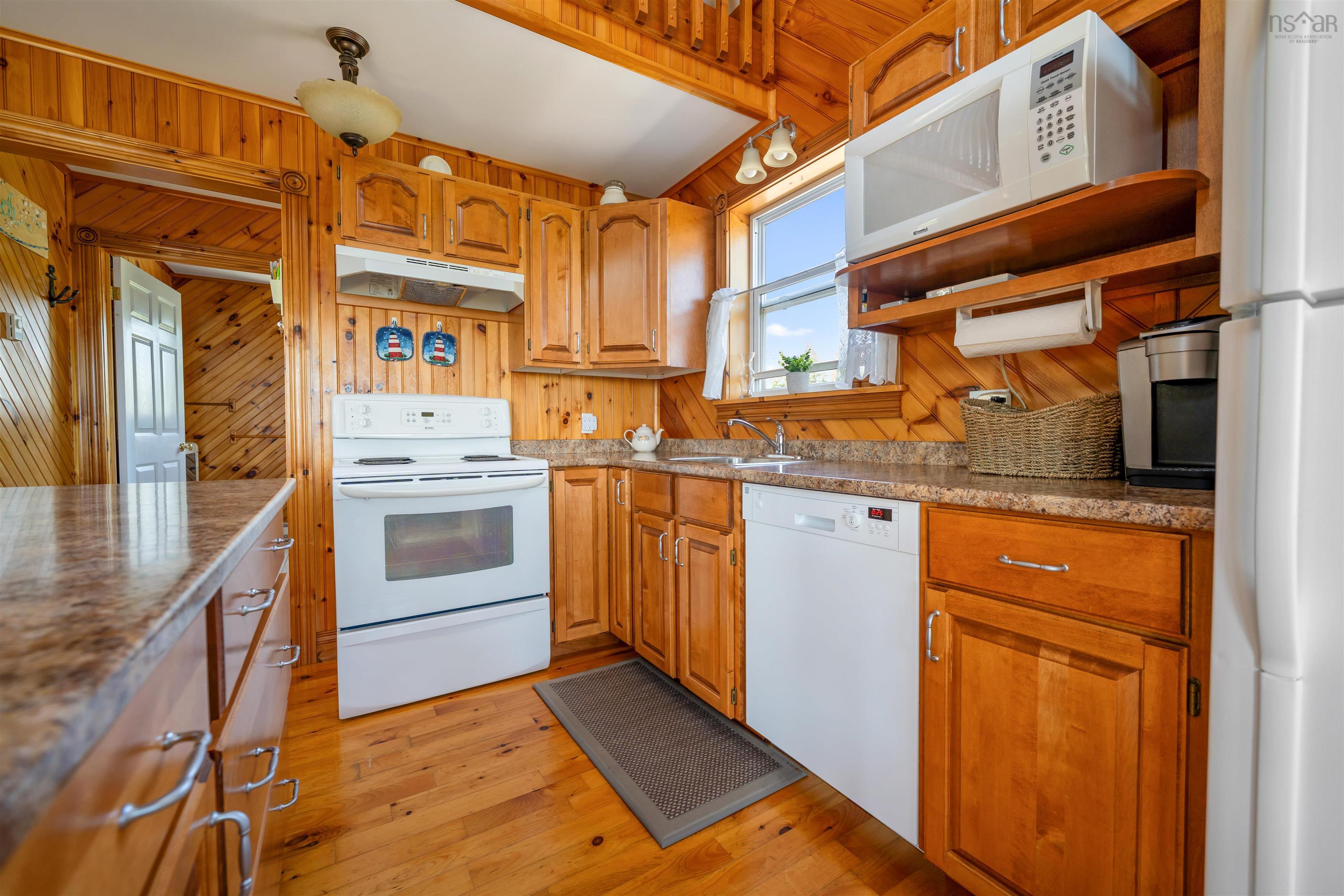 $525,000.00: 523 Caribou Island Road, Caribou Island