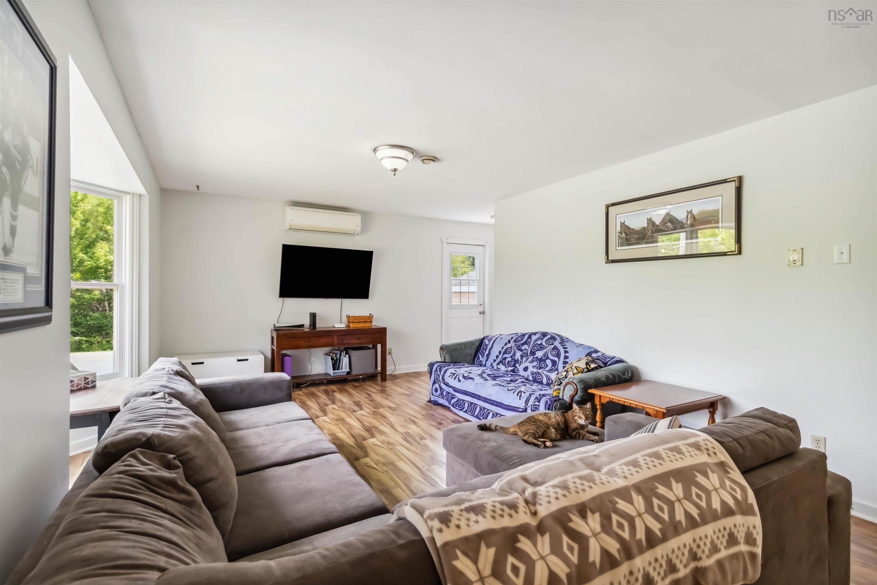 $399,900.00: 16670 103 Highway, Hebbs Cross