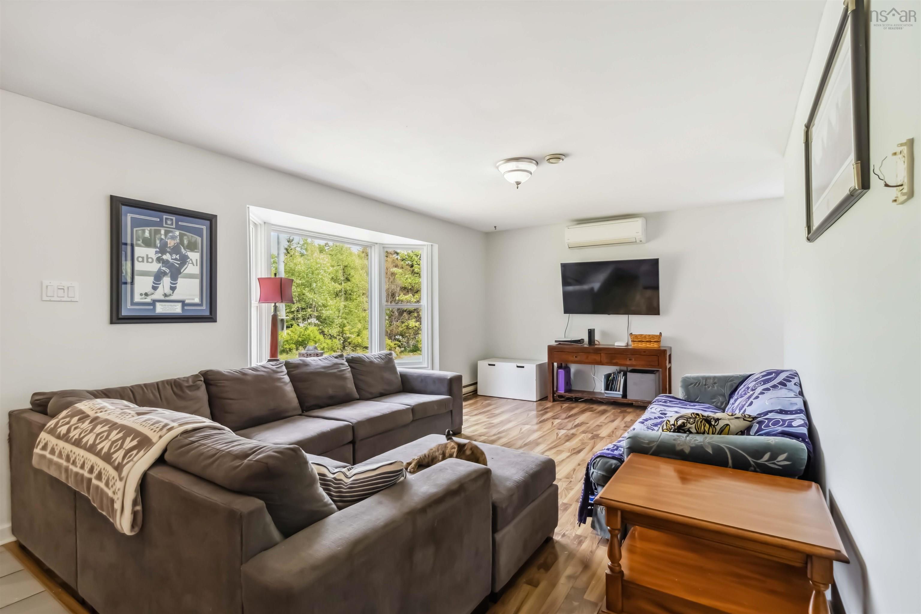 $399,900.00: 16670 103 Highway, Hebbs Cross