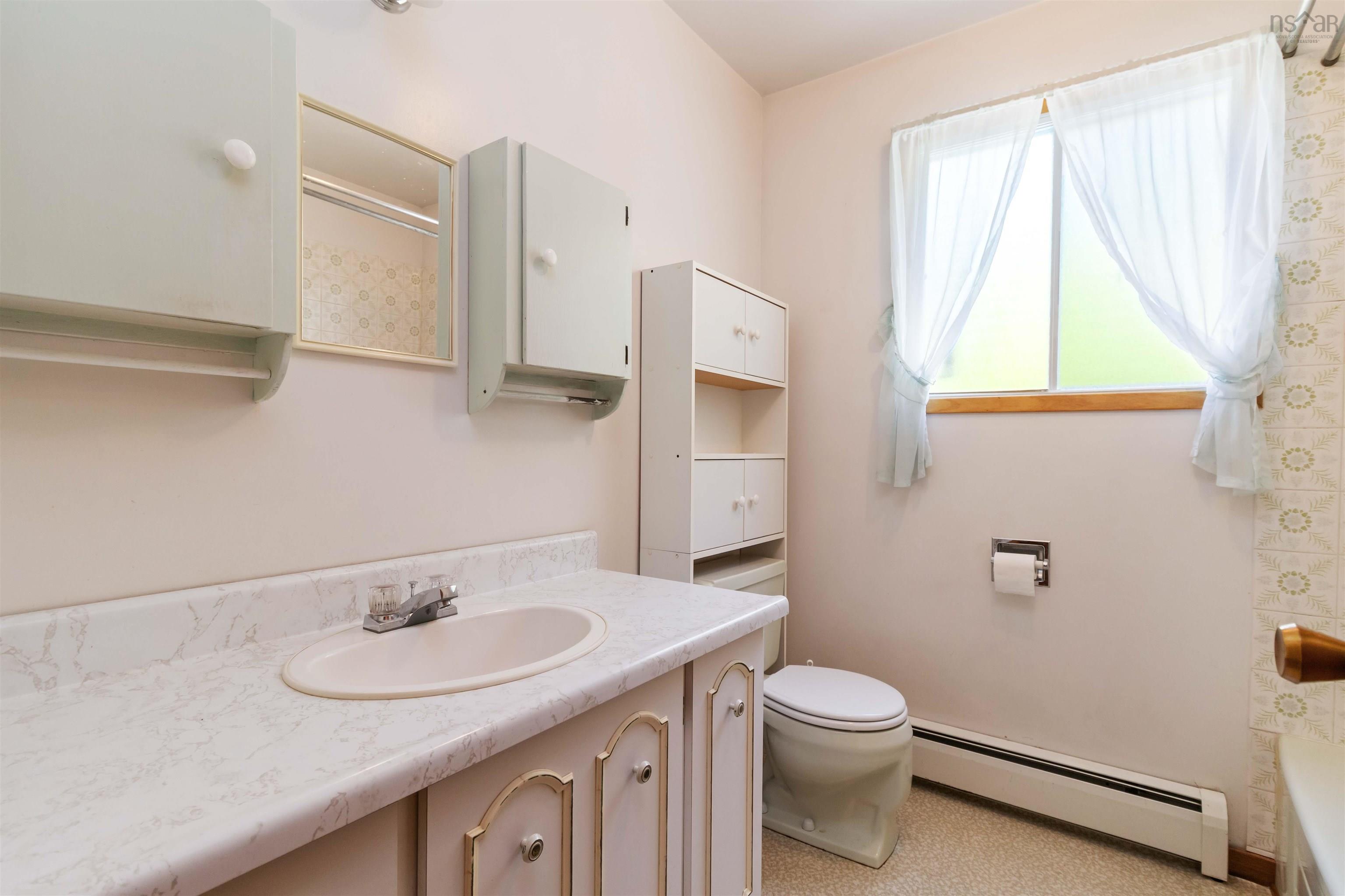 $399,900.00: 11395 Peggys Cove Road, Seabright