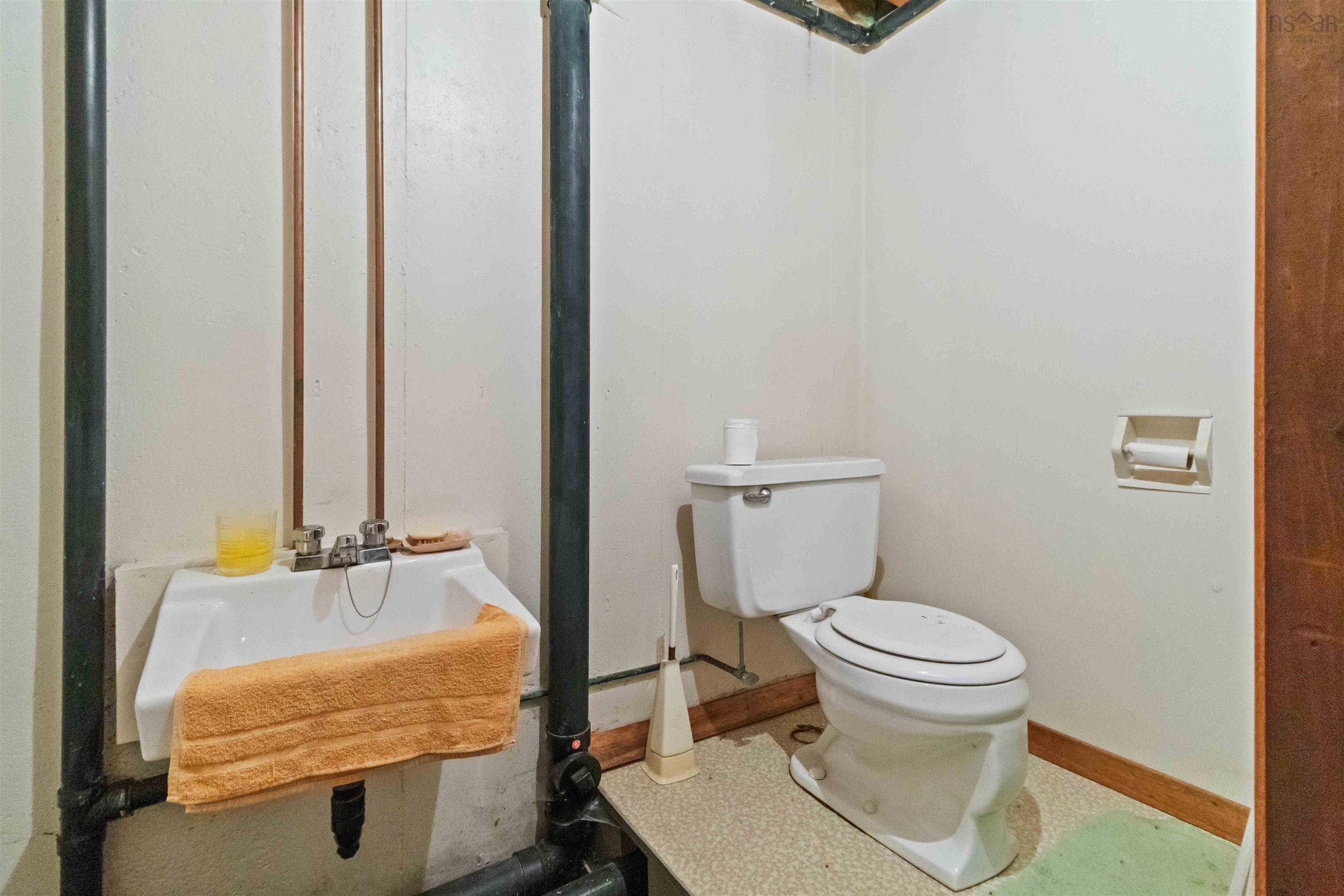 $399,900.00: 11395 Peggys Cove Road, Seabright