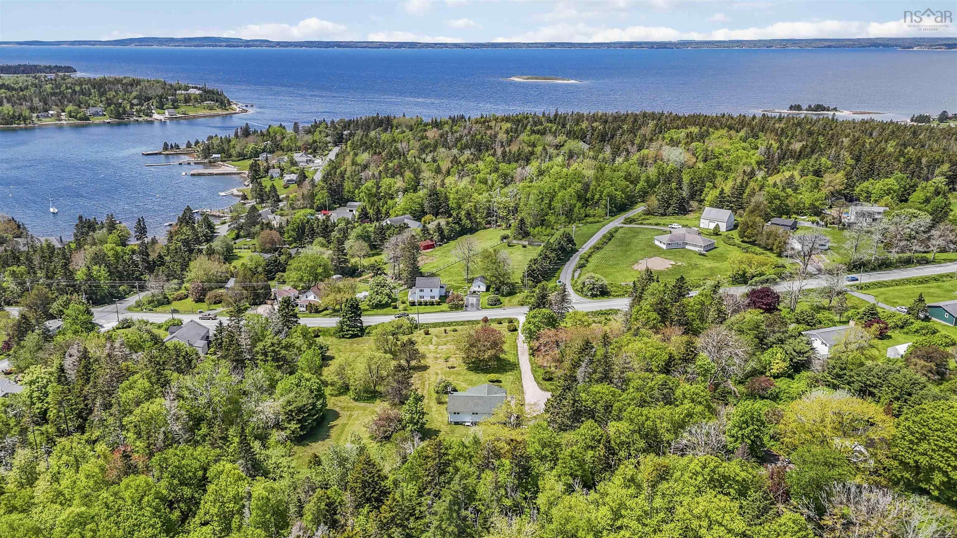 $399,900.00: 11395 Peggys Cove Road, Seabright