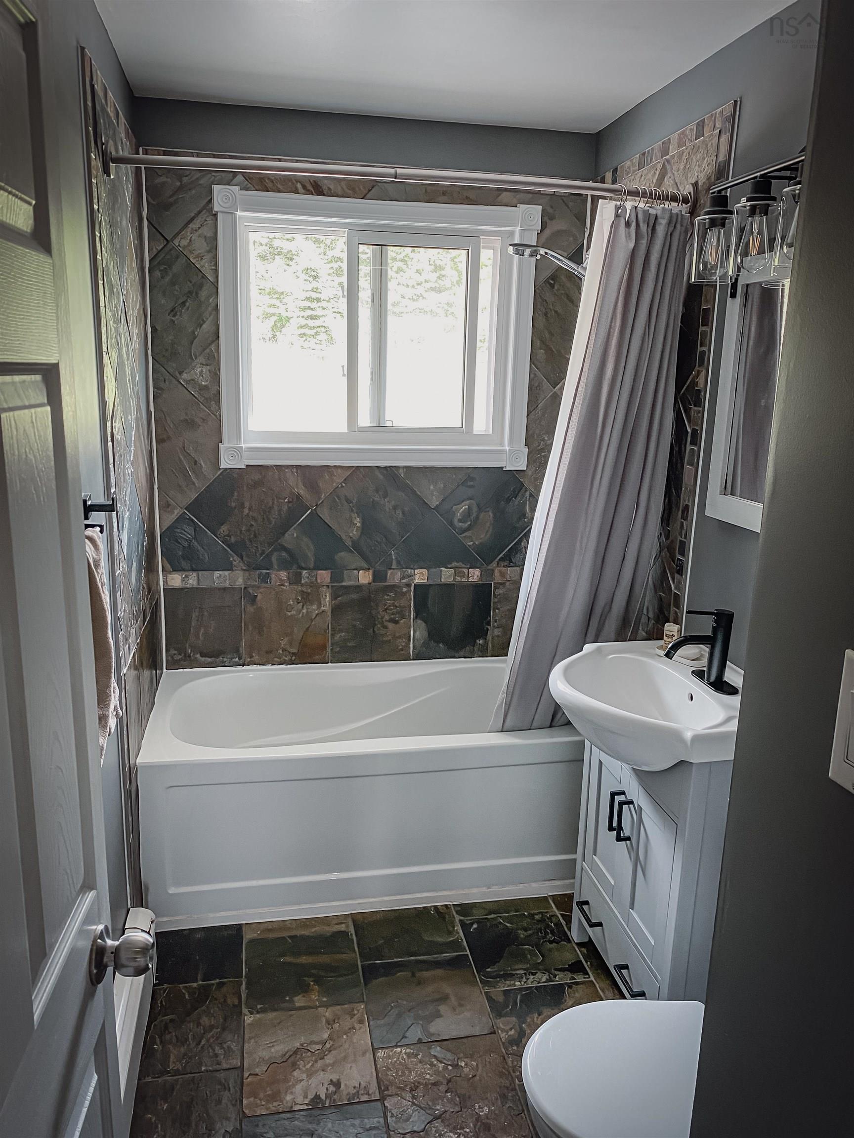 $564,999.00: 1070 Cow Bay Road, Cow Bay