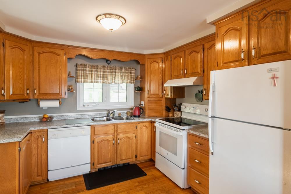 $850,000.00: 32 Memory Lane, Mount Uniacke