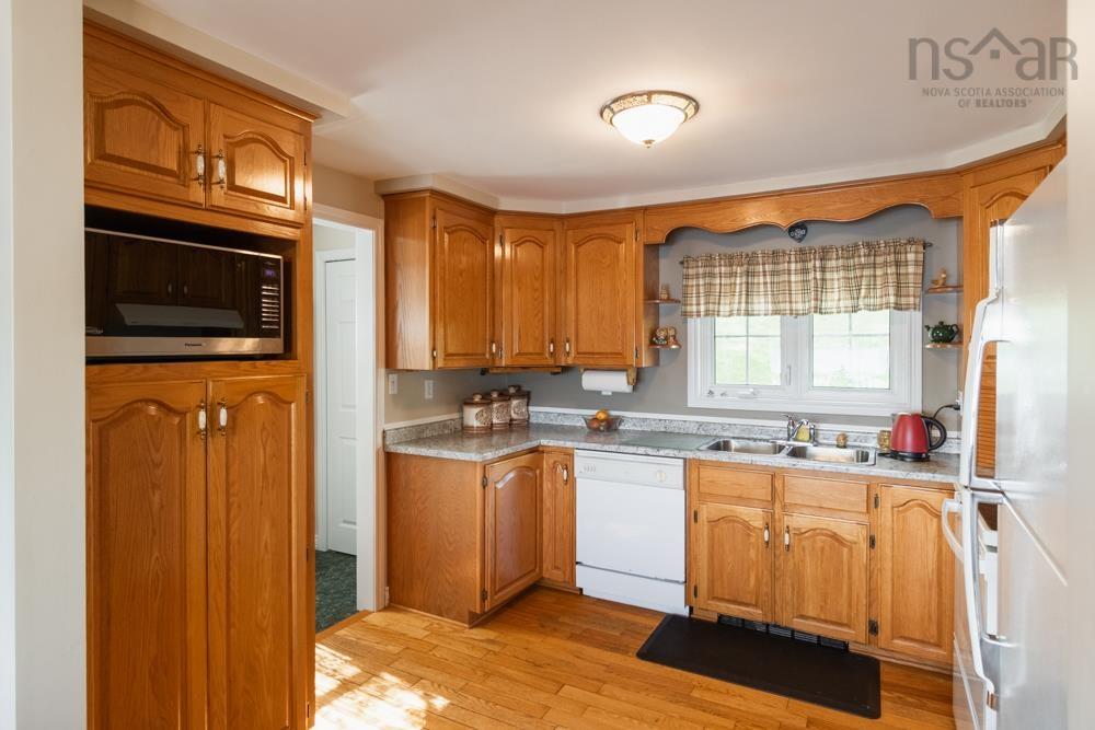 $850,000.00: 32 Memory Lane, Mount Uniacke