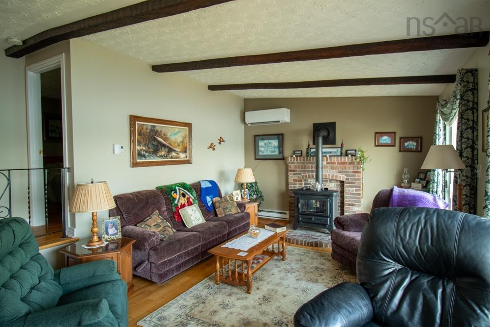 $850,000.00: 32 Memory Lane, Mount Uniacke