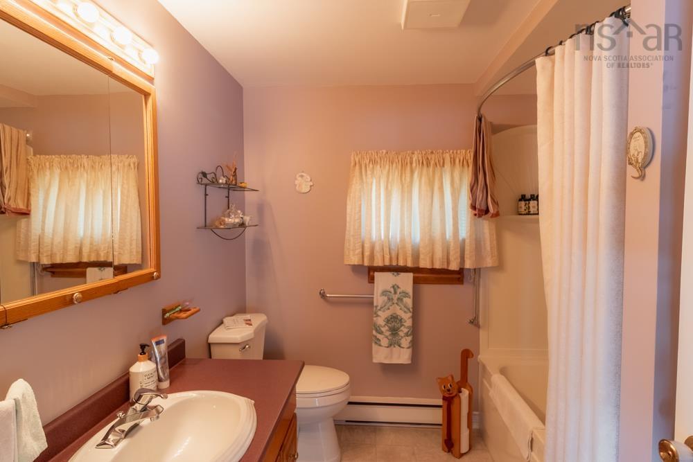 $850,000.00: 32 Memory Lane, Mount Uniacke