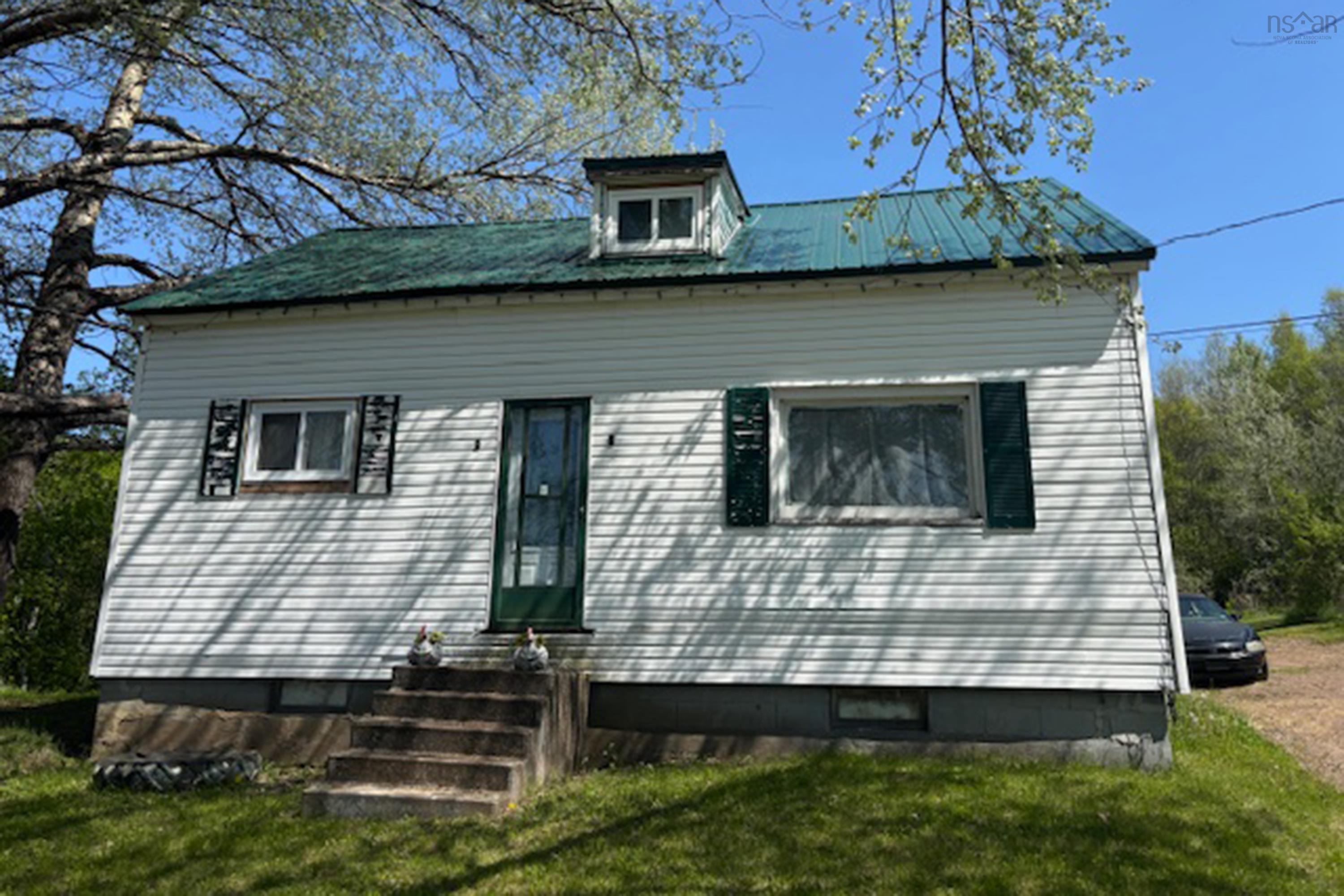 $109,900.00: 2438 Highway 242, River Hebert East